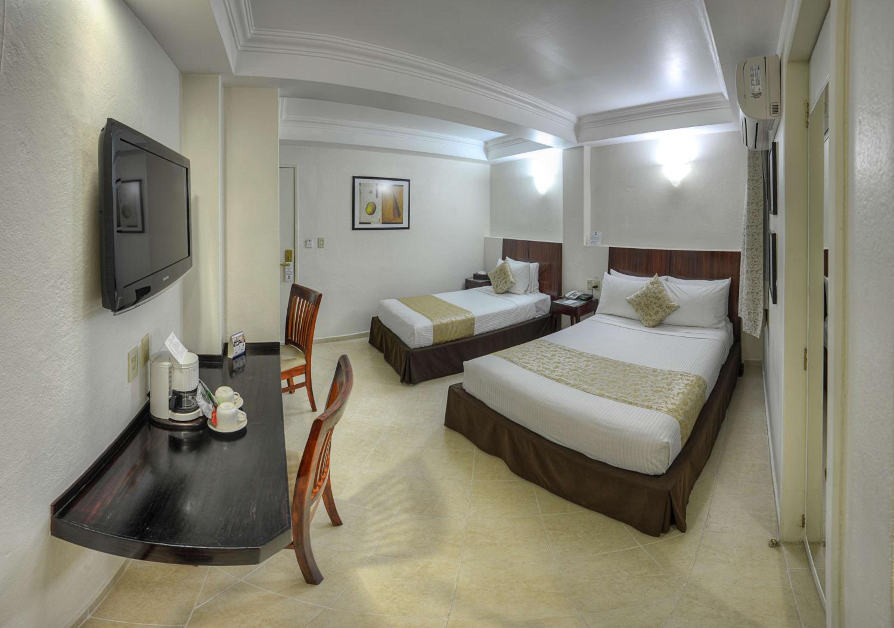 Double Room with Two Double Beds - Non-Smoking photo 2