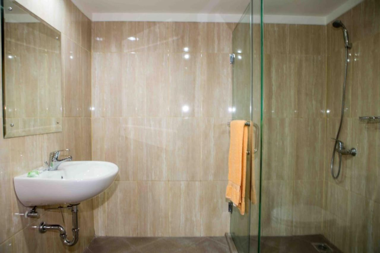 Small Twin Room - Photo 3