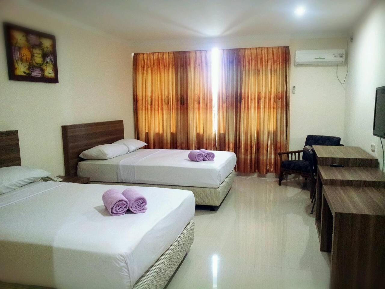 Deluxe Family Room - Photo 1