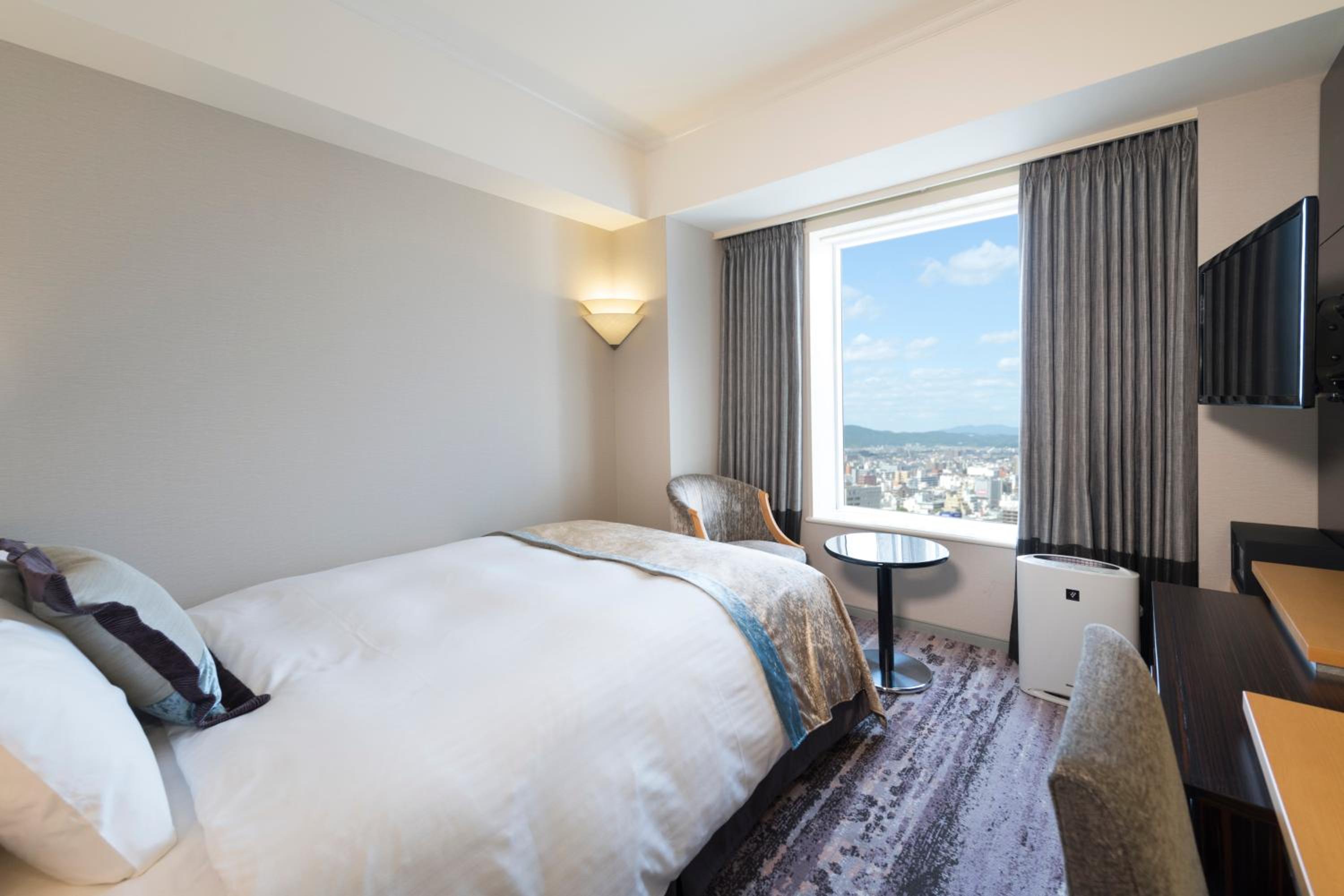 Granvia Floor - Double Room with Small Double Bed with Lounge Access - Non-Smoking - Photo 4