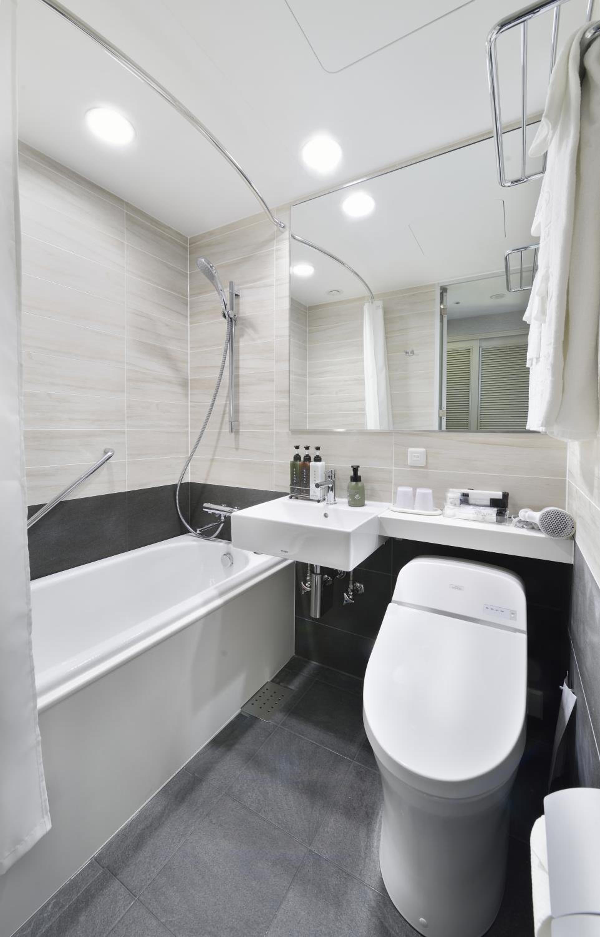 Granvia Floor - Double Room with Small Double Bed with Lounge Access - Non-Smoking - Photo 2