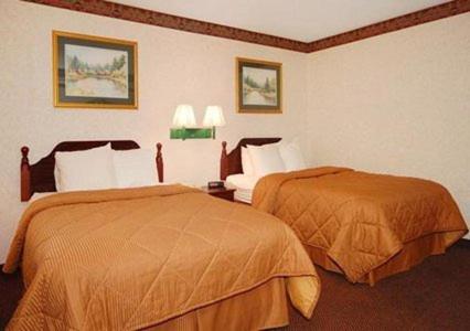 Double Room with Two Double Beds - Smoking - Photo 2