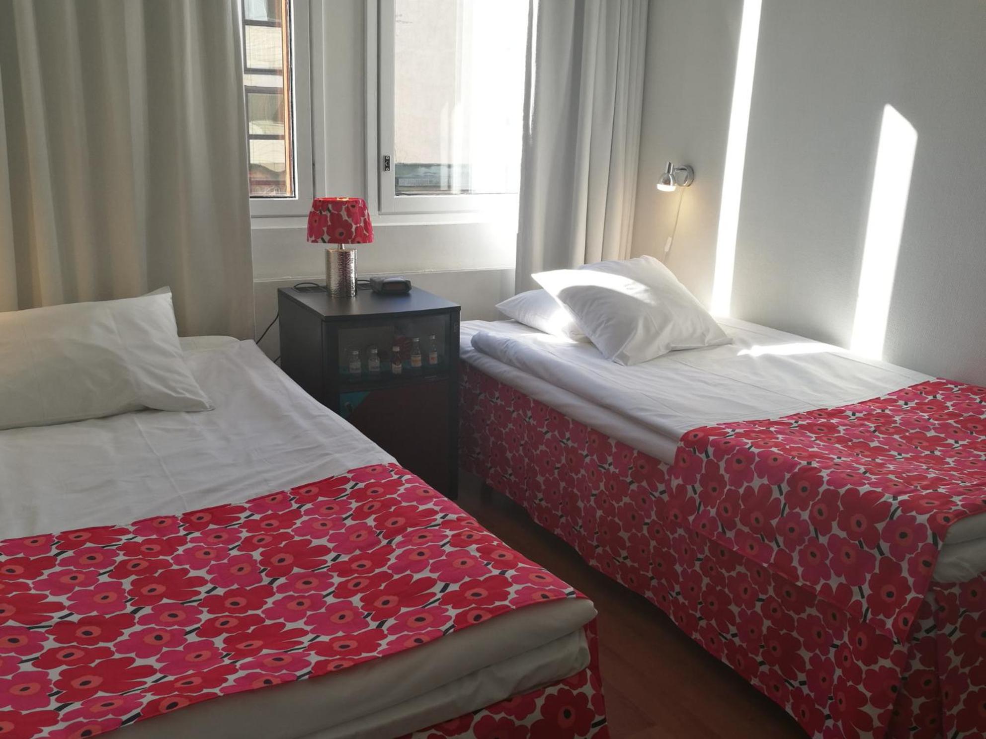Economy Twin Room - Photo 2