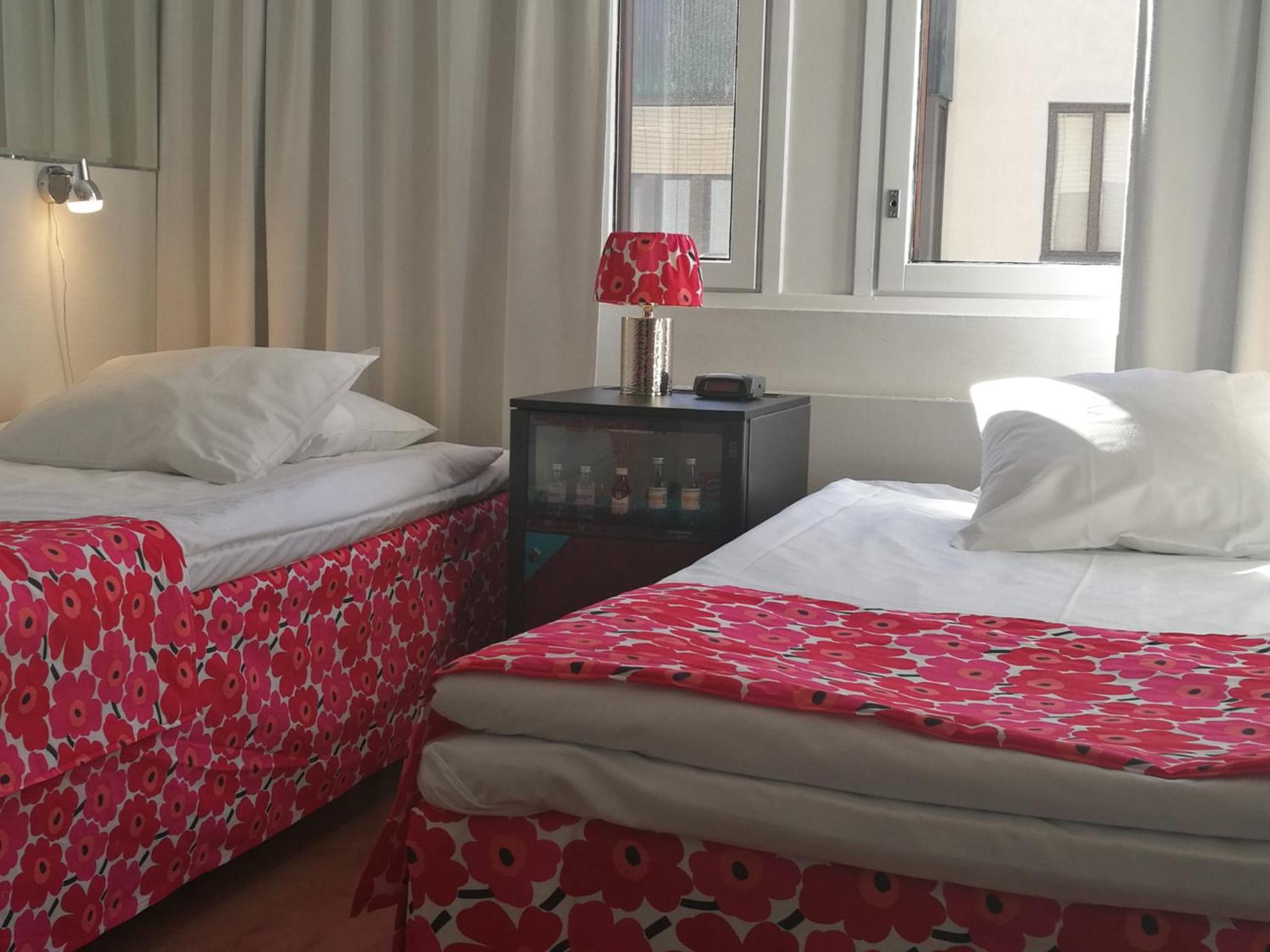 Economy Twin Room - Photo 20