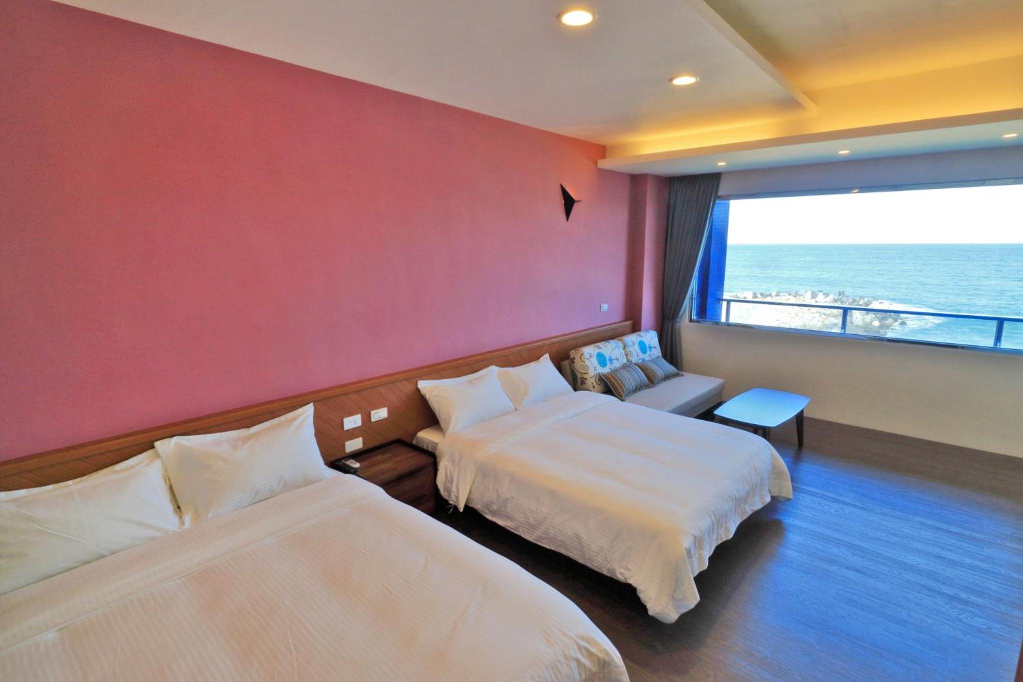 Family Room with Sea View photo 1