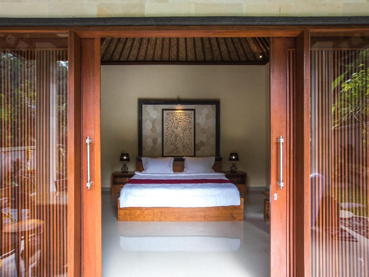 Villa with Private Pool - Photo 12