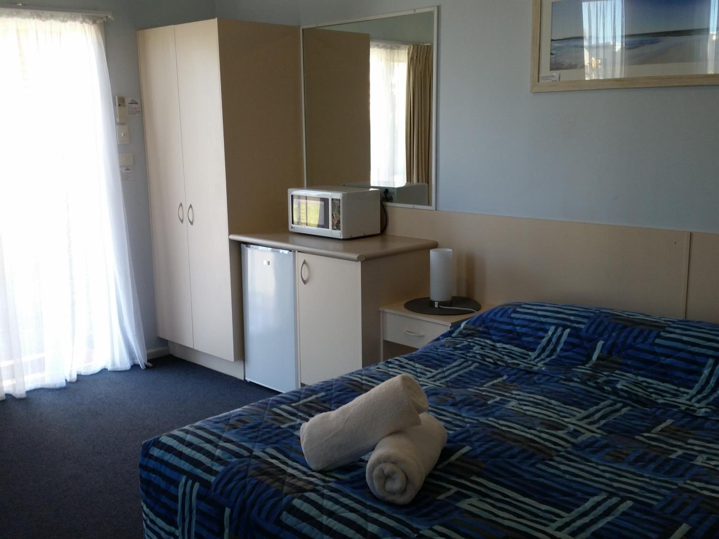  Queen Suite With Spa Bath photo 3