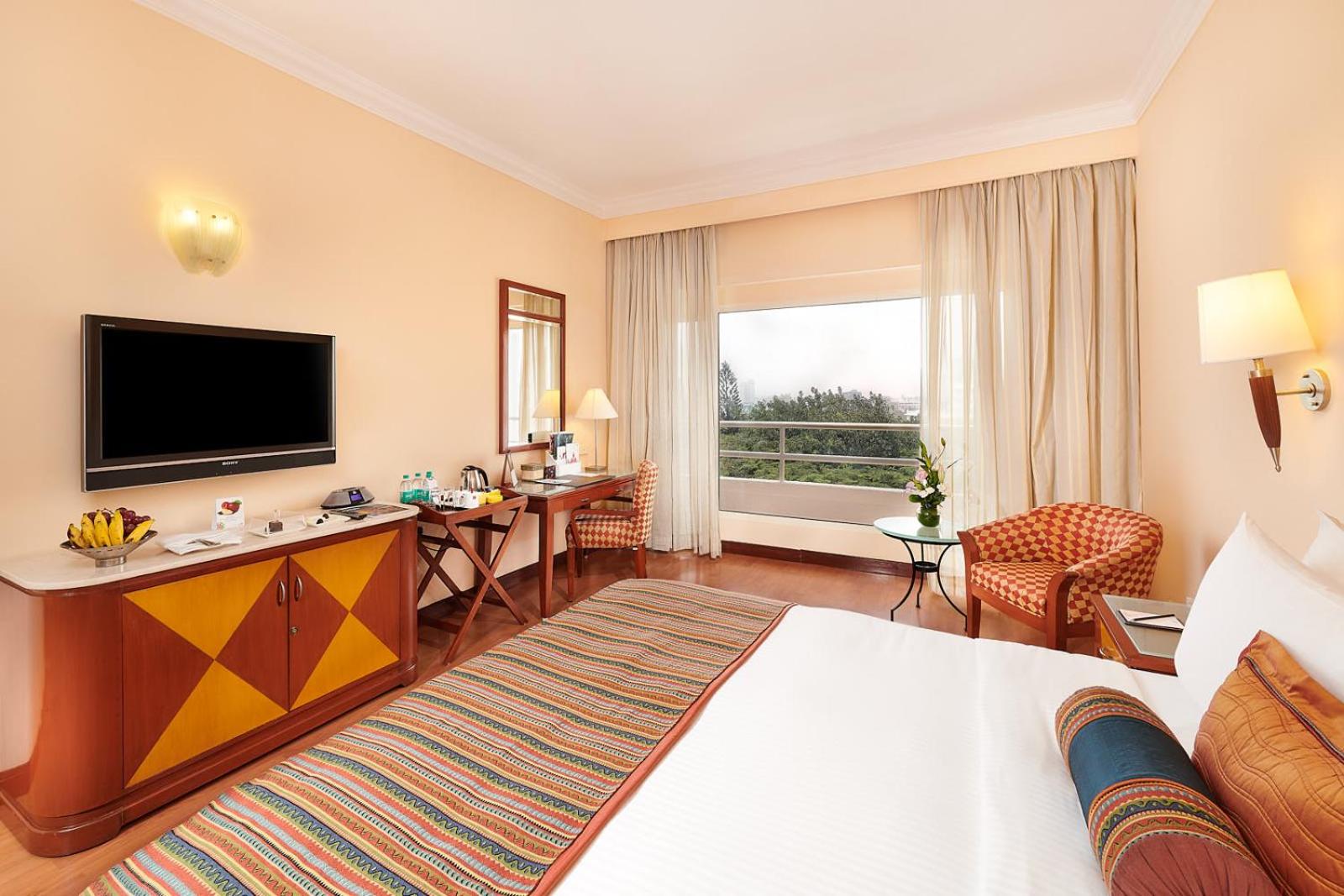 Premier Double Room with Pool View - Free WiFi (10% Discount on Laundry service)