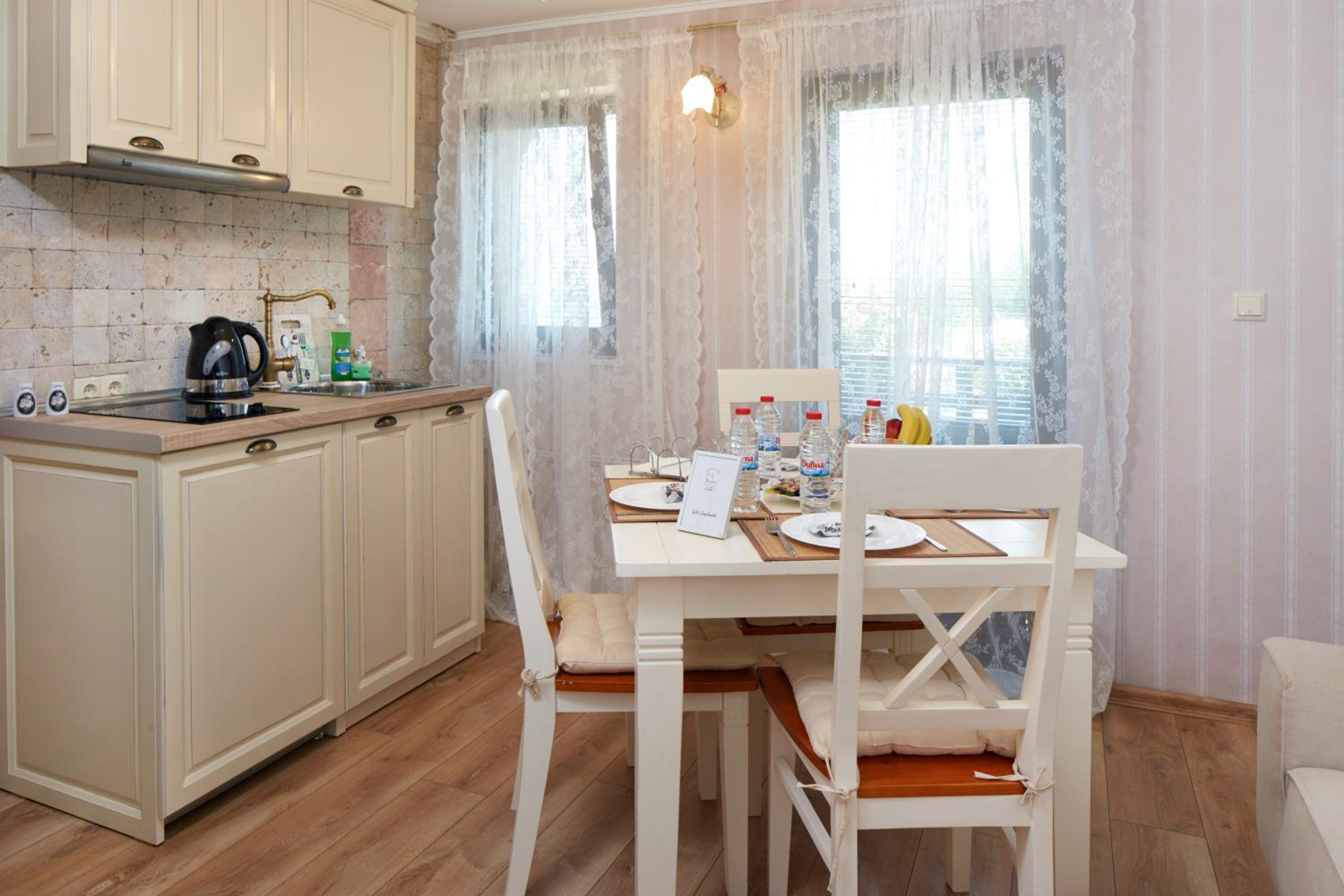 One Bedroom Apartment with Street View