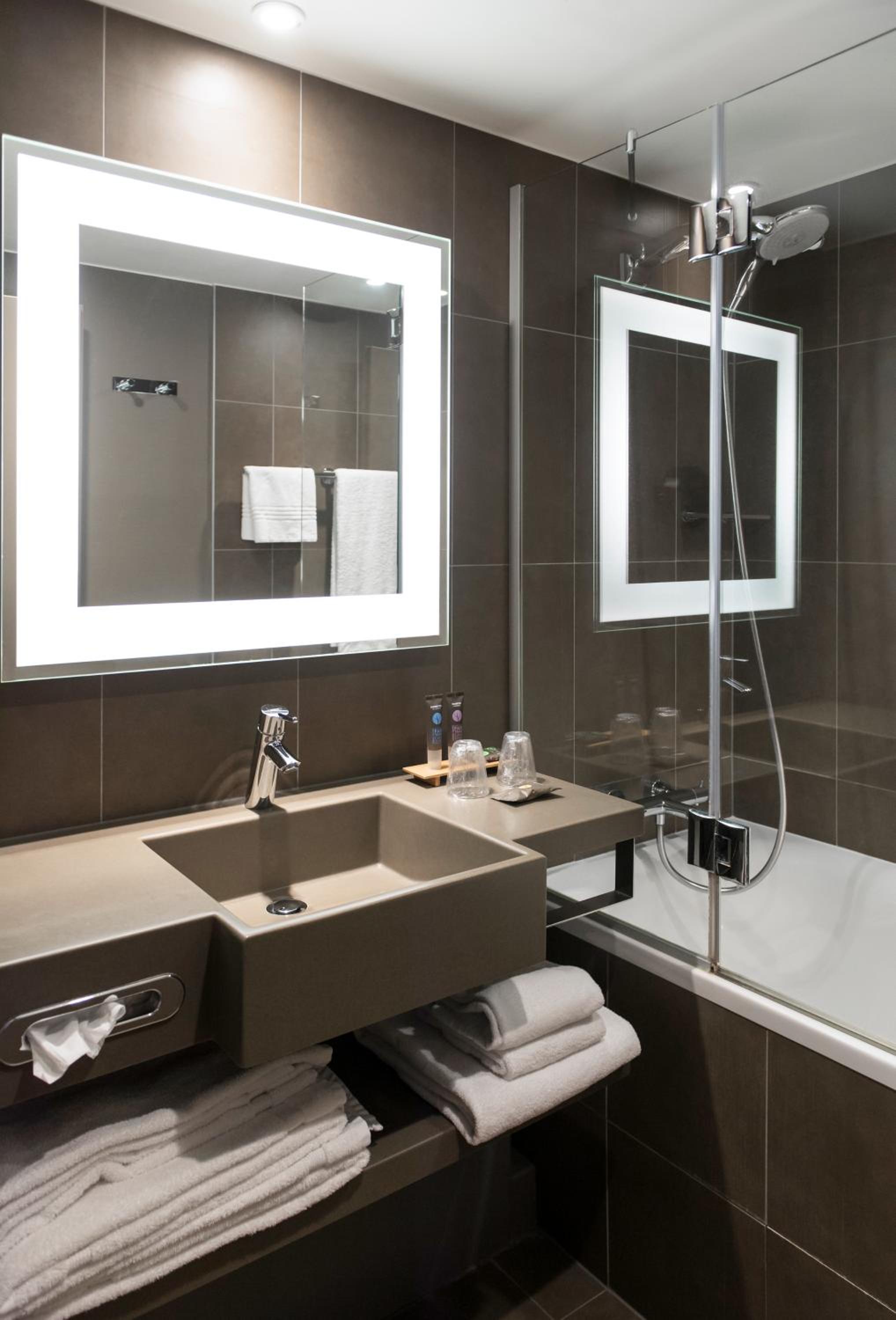 Premium Superior Room with 1 Double Bed