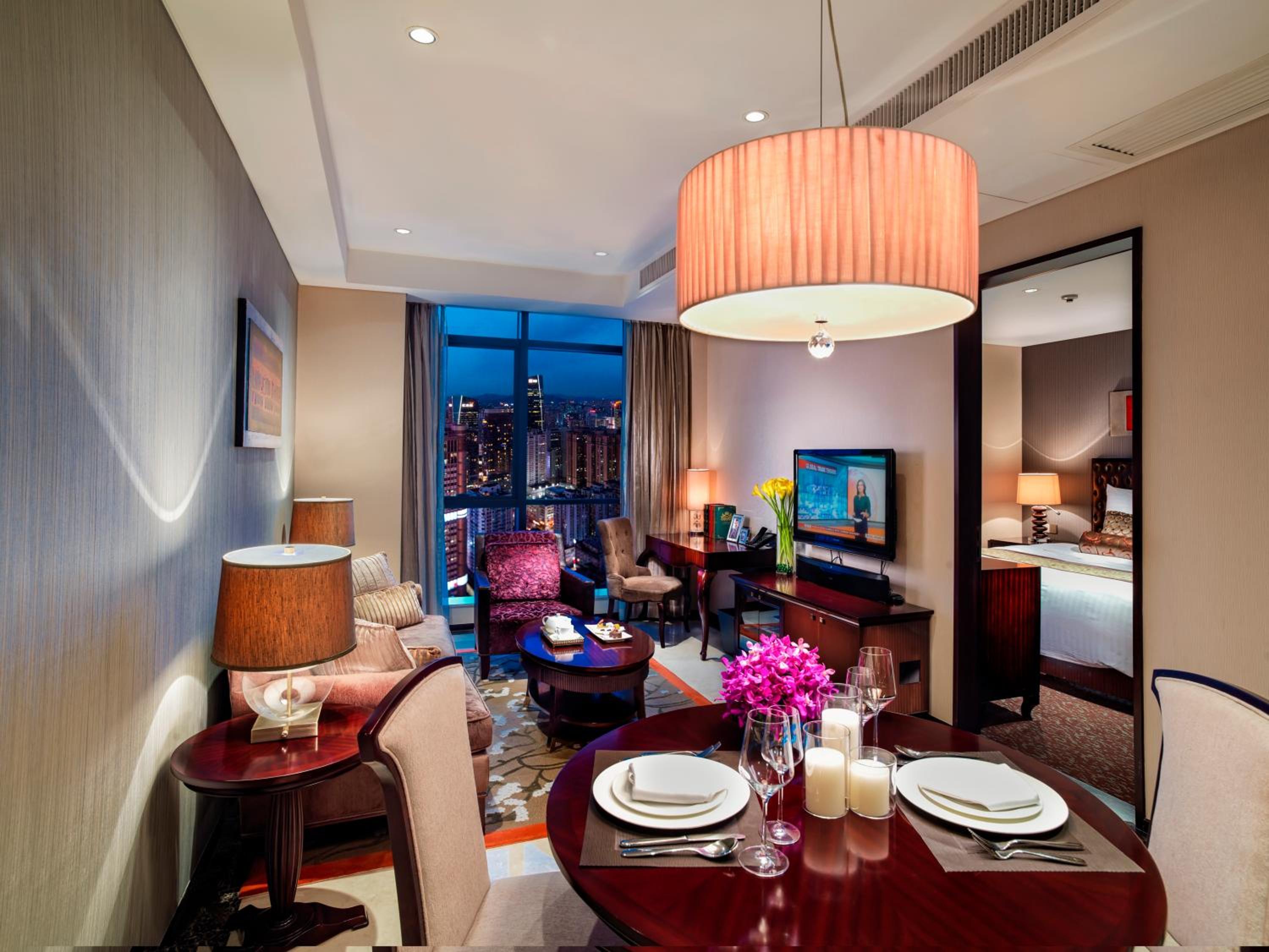 Superior One-Bedroom Apartment - Photo 1