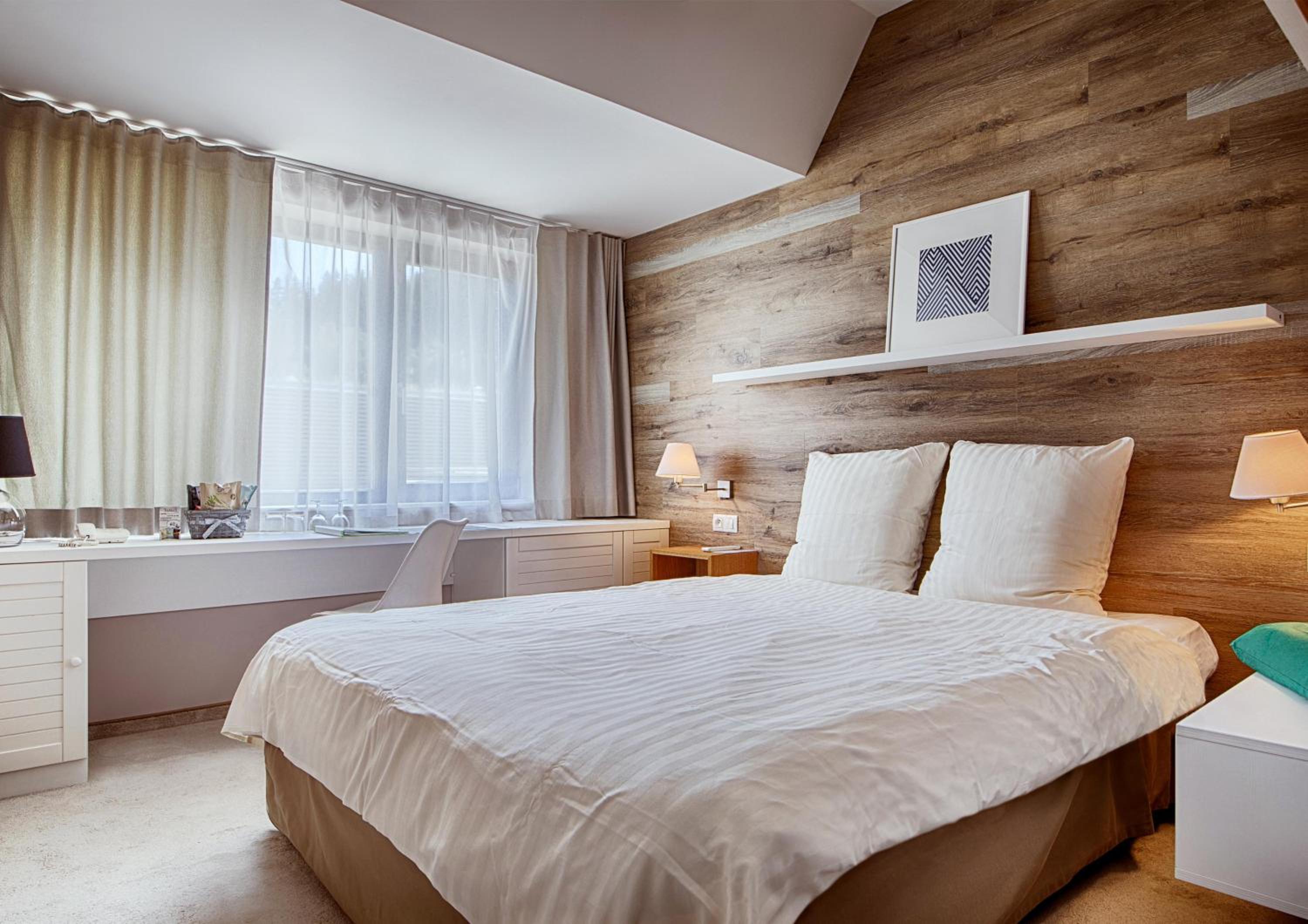 Available room