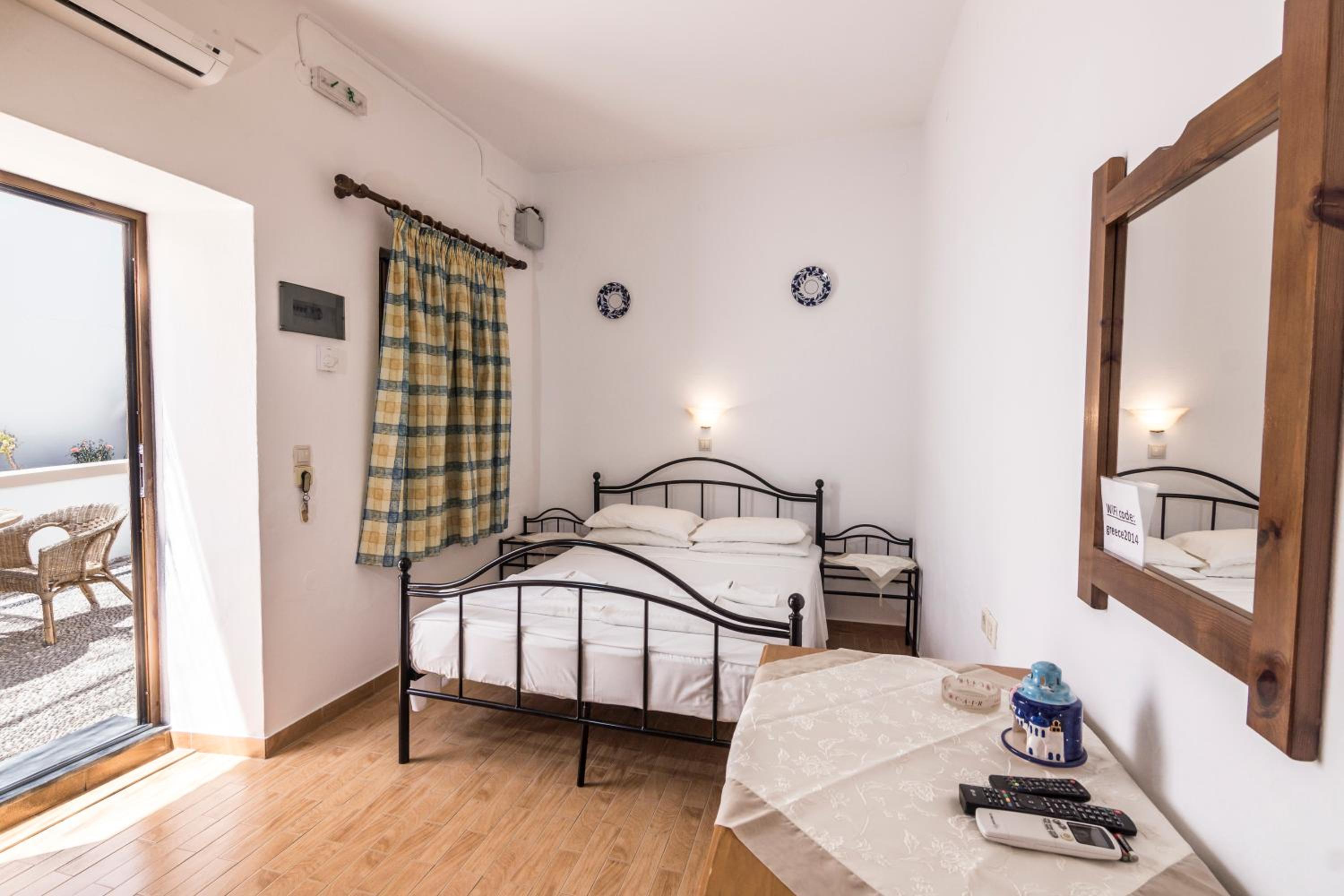 One-Bedroom Apartment photo 2