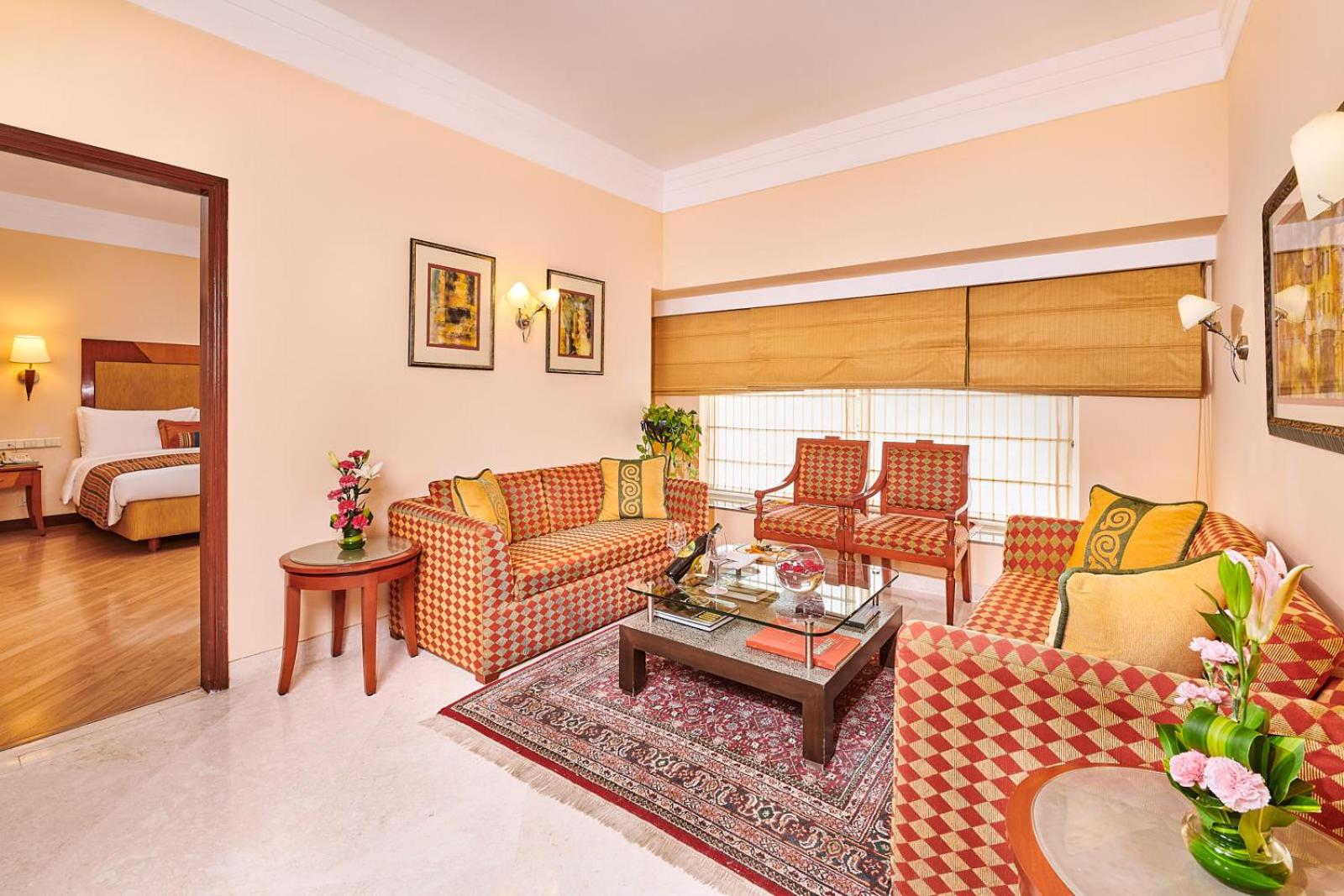 Luxury Suite (10% Discount on Laundry service) - Photo 1