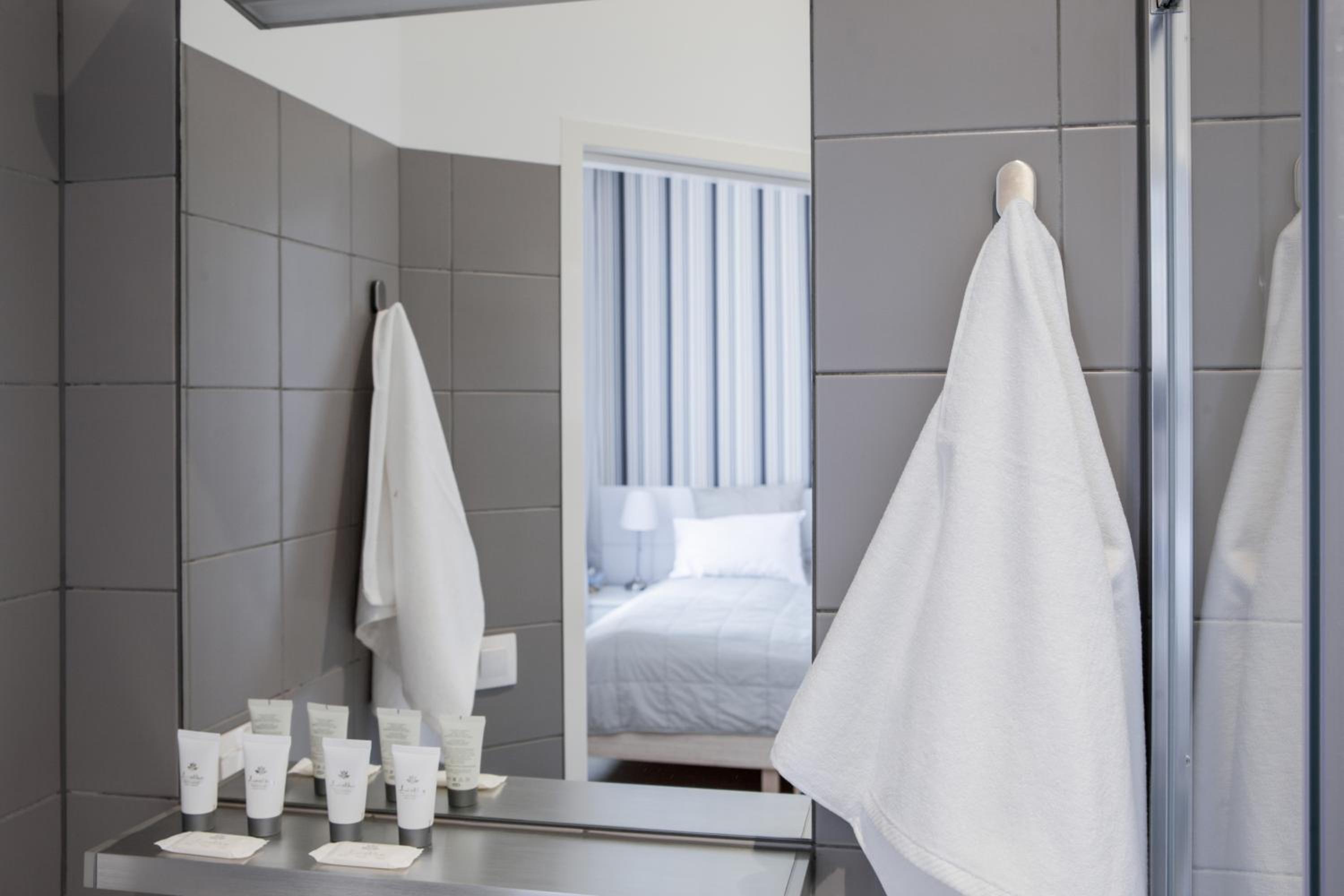 Double or Twin Room - Photo 24