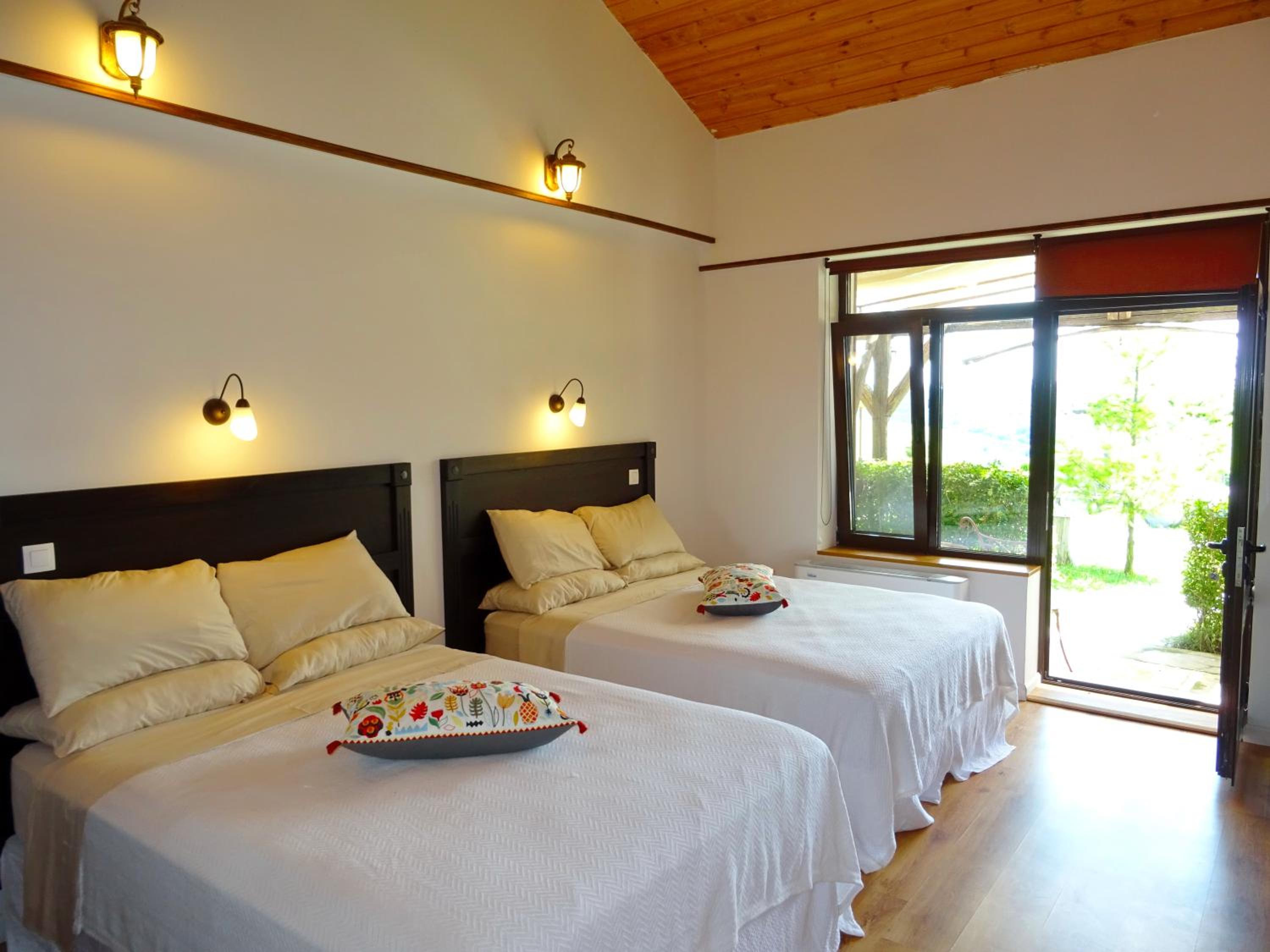 Quadruple Room with Terrace and Vineyards View photo 3