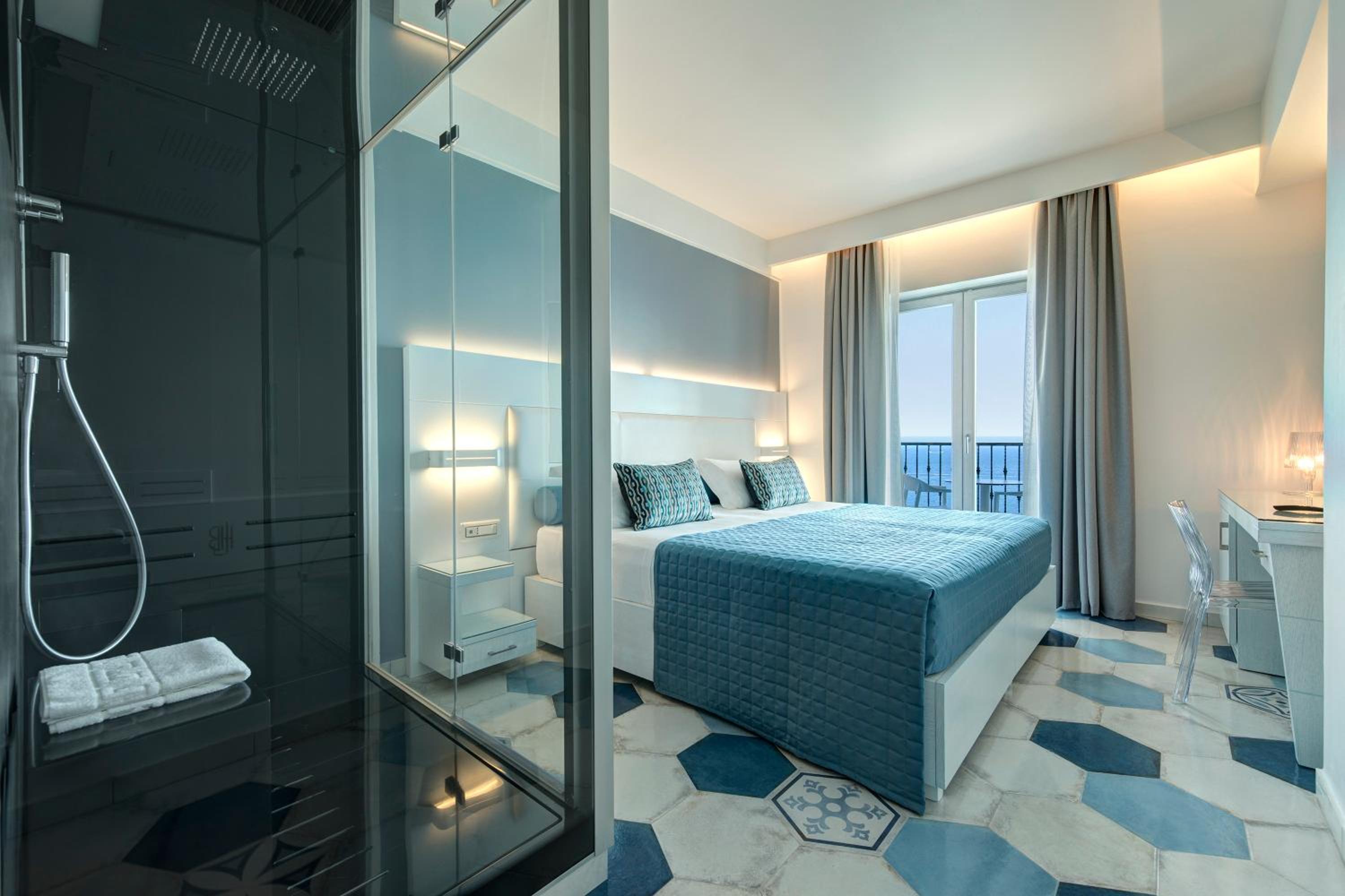Junior Suite Spa with Sea View - Photo 1
