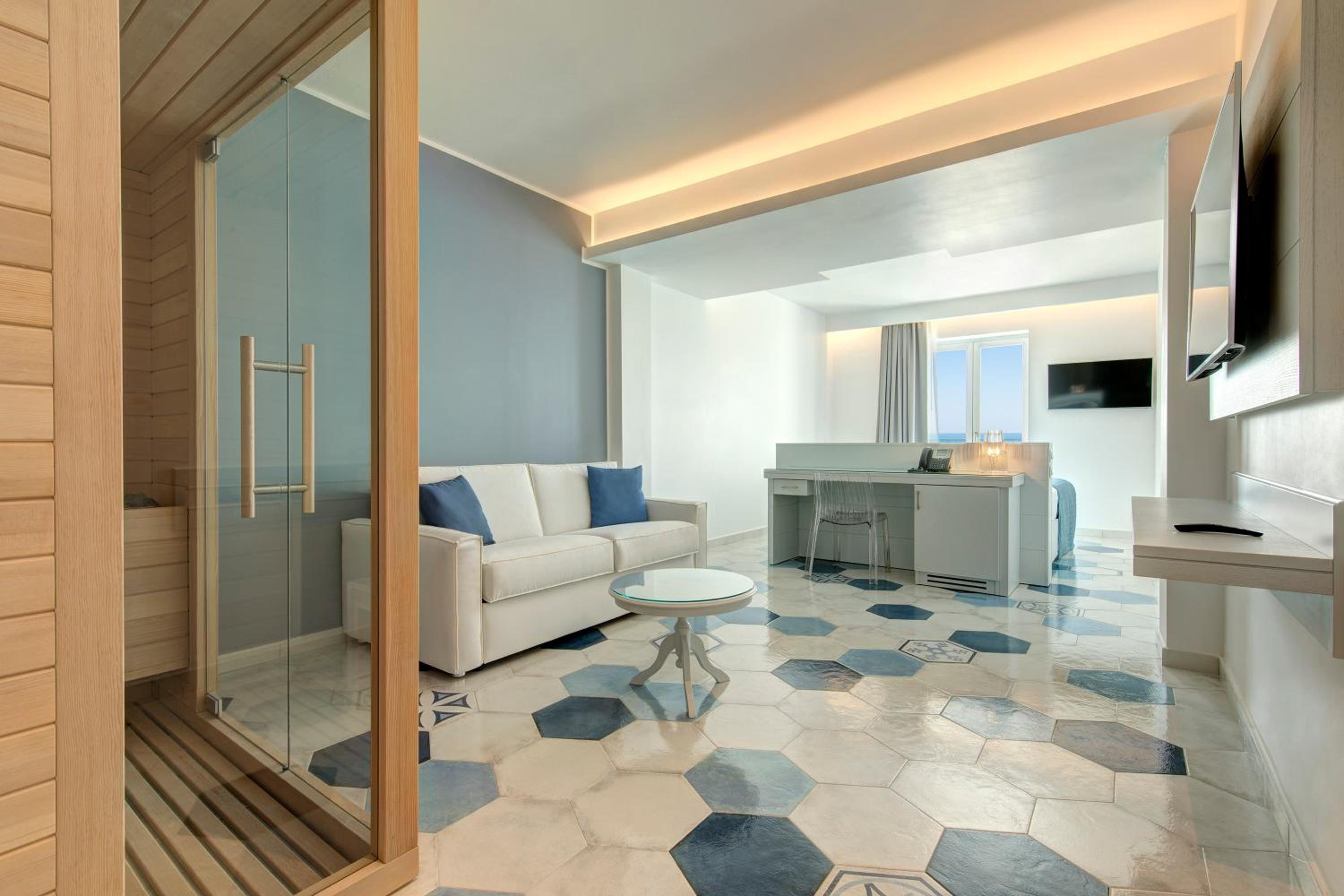 Suite with Sauna - Photo 1