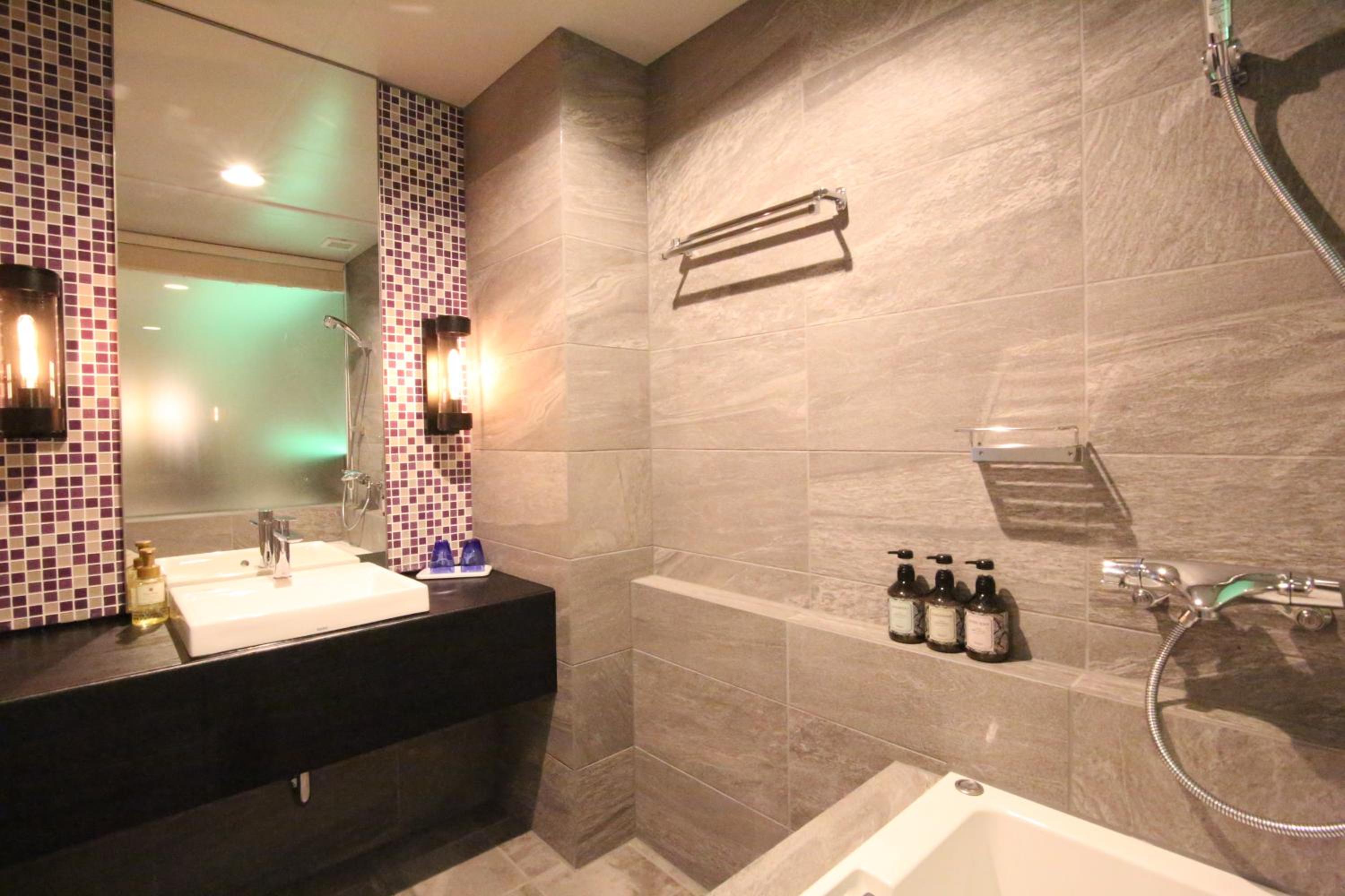 Hollywood Twin Room - Non-Smoking - Photo 6