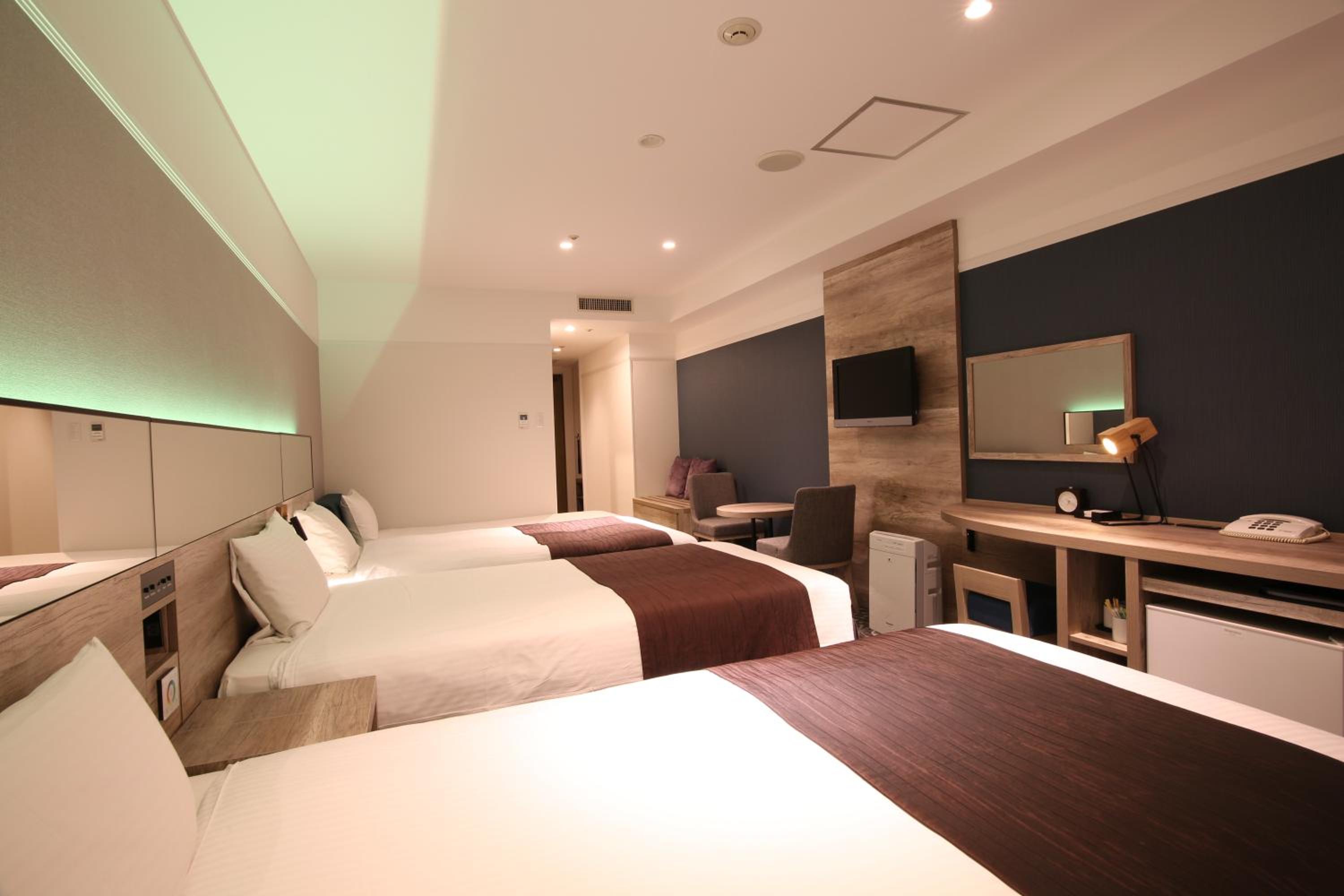 Superior Triple Room with Sofa Bed - Non-Smoking - Photo 5