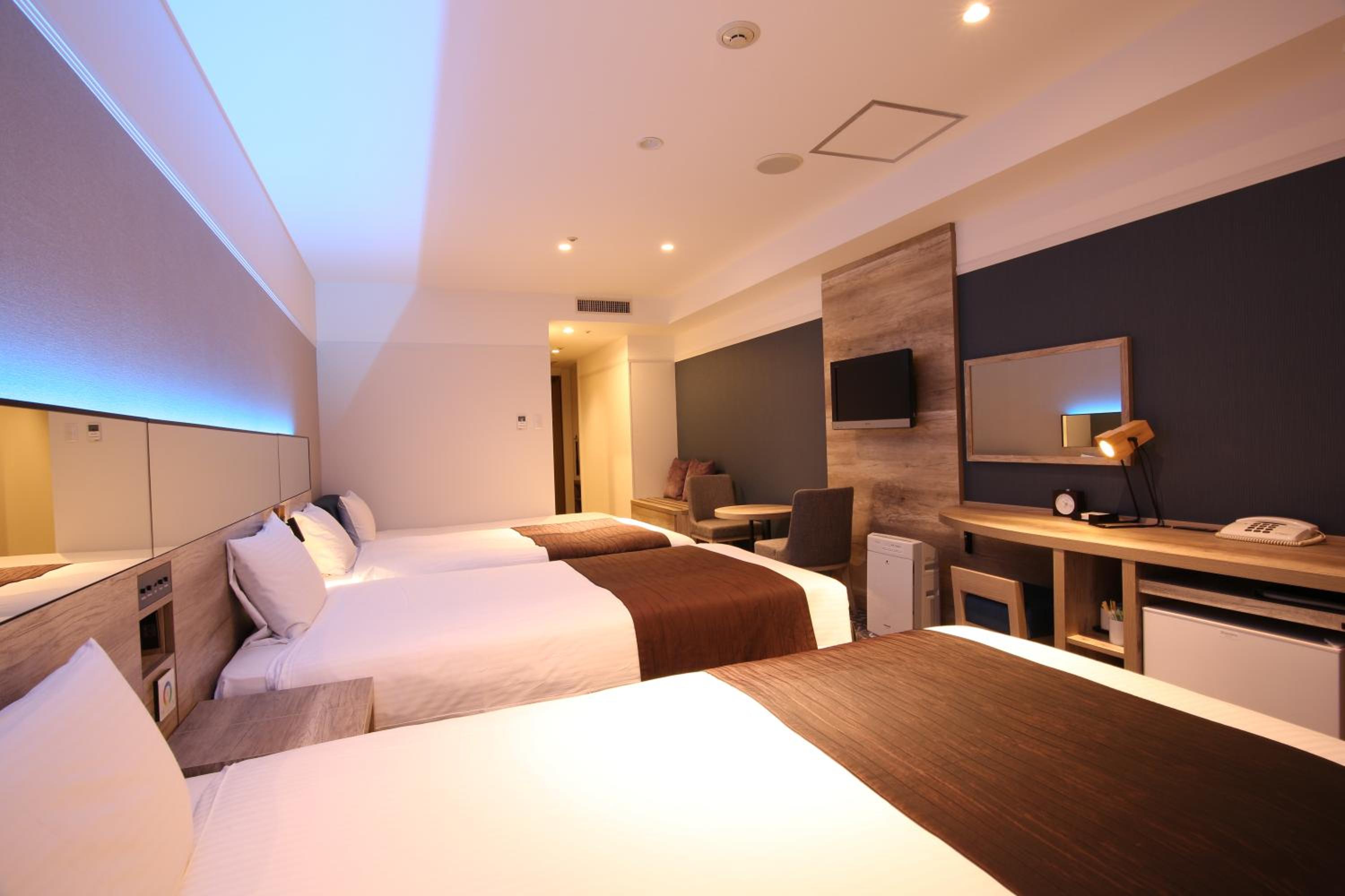 Superior Triple Room with Sofa Bed - Non-Smoking - Photo 4