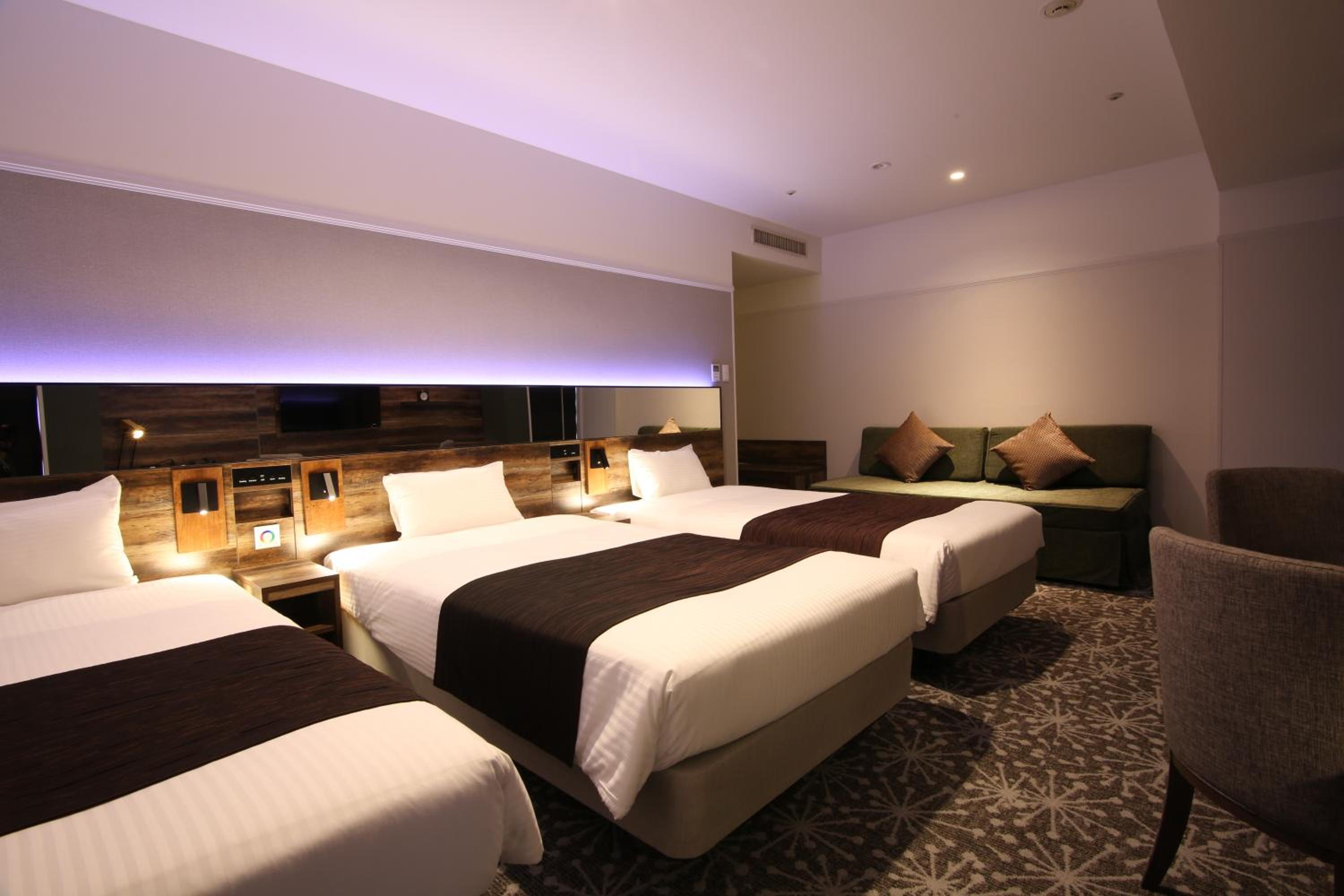 Deluxe Triple Room - Non-Smoking - Photo 6