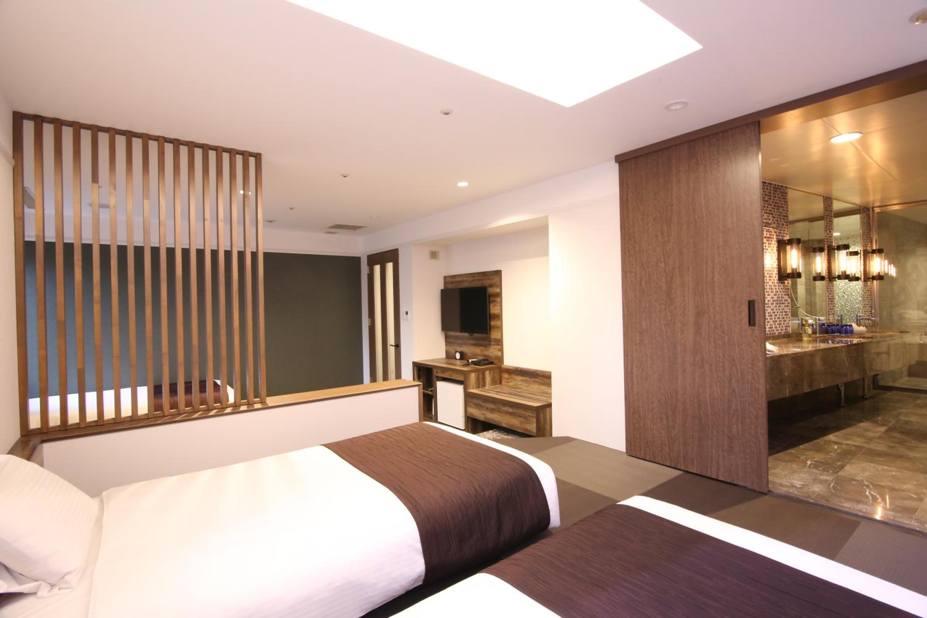 Deluxe Room with Tatami area - Non-Smoking - Photo 5