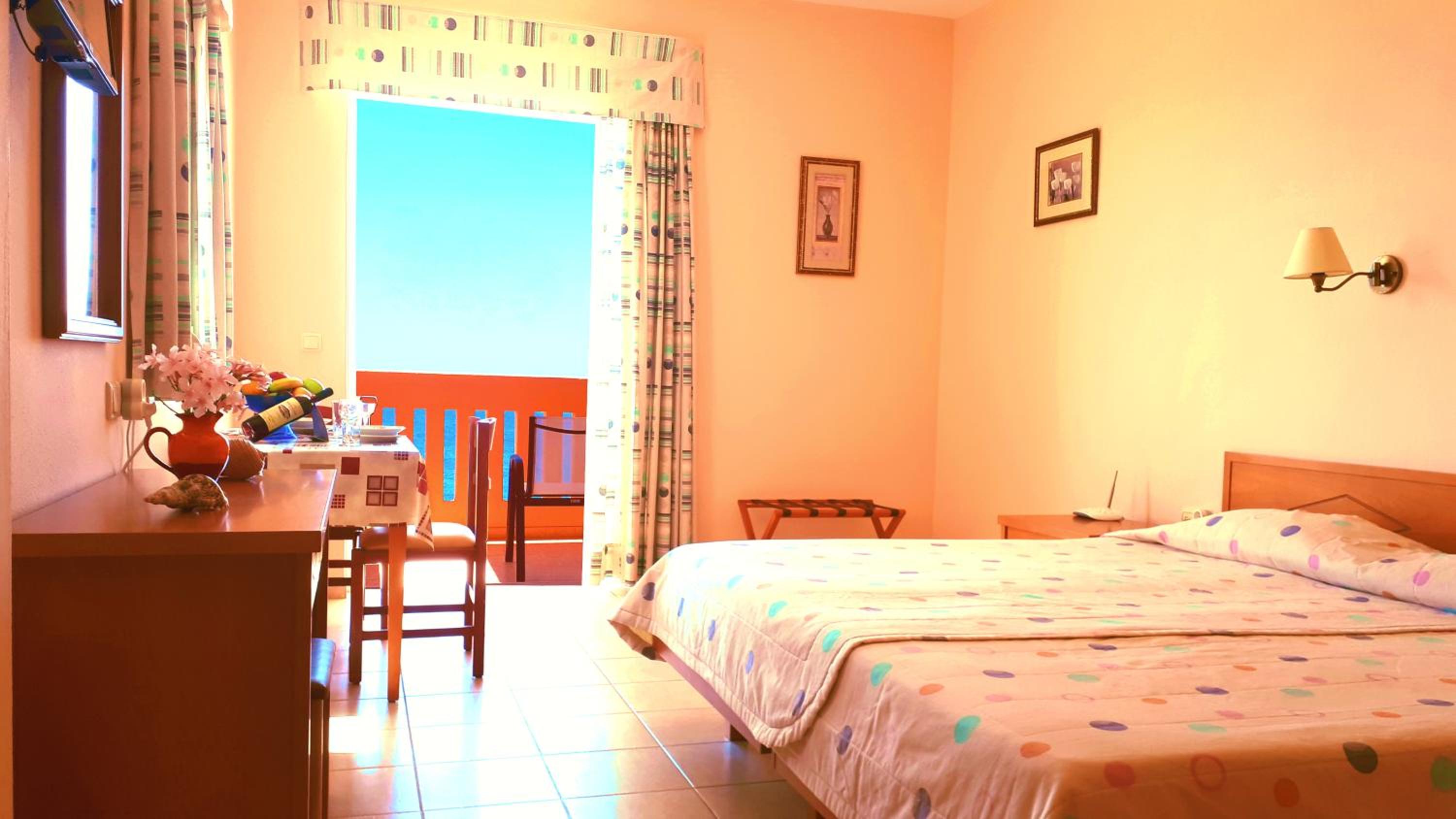 Studio with Sea View