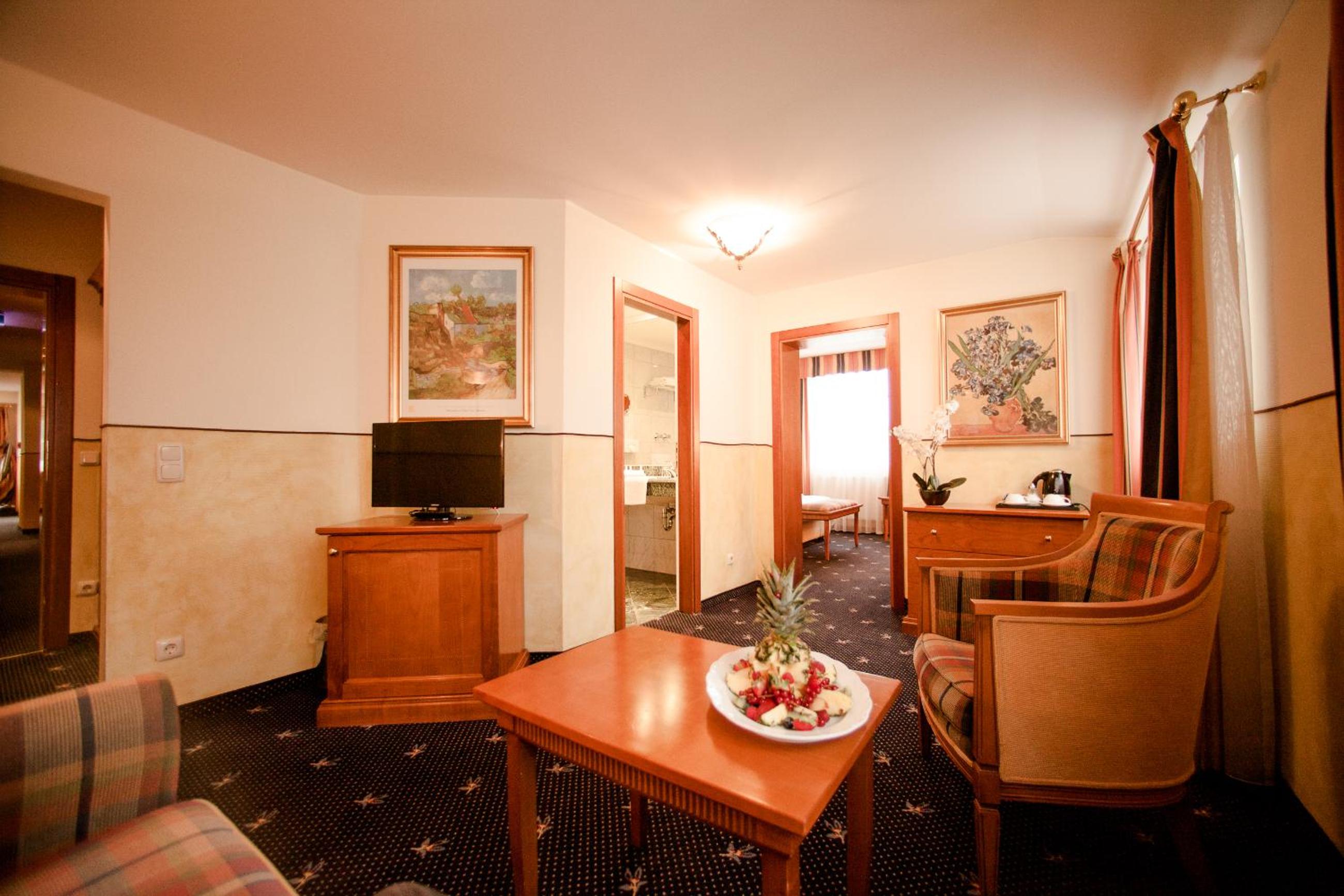 Suite - Photo 8