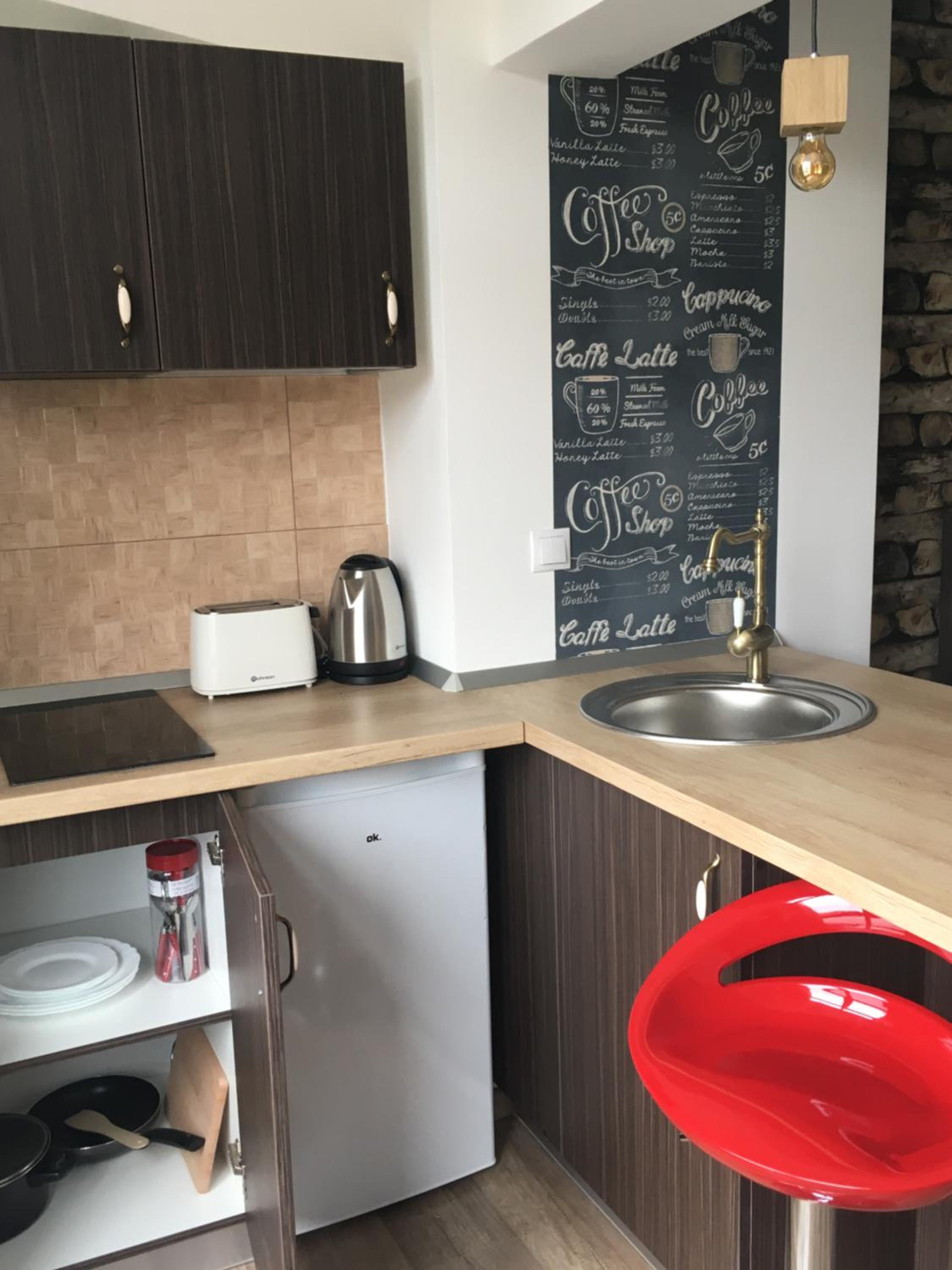 Studio Apartment - Photo 4