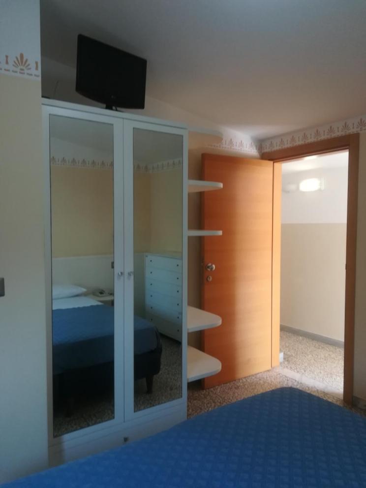 Standard Double or Twin Room photo 2