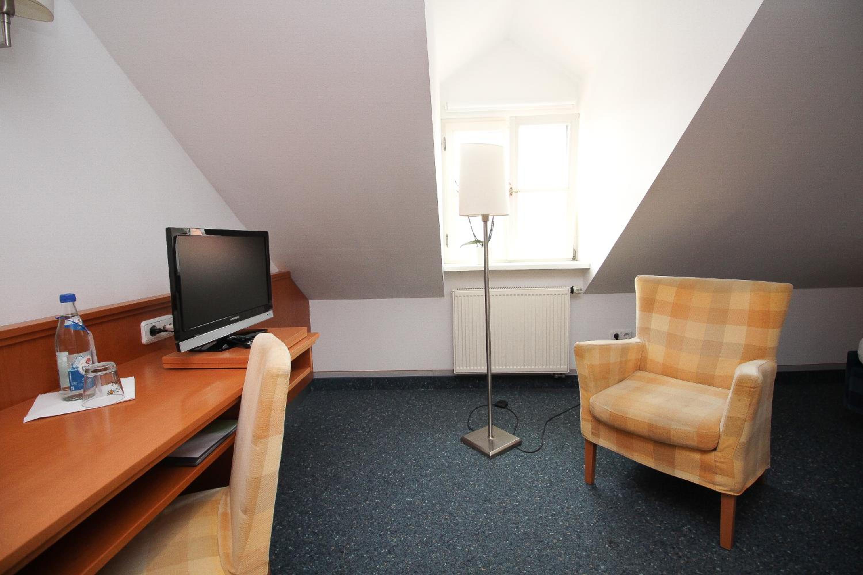 Single Room photo 2