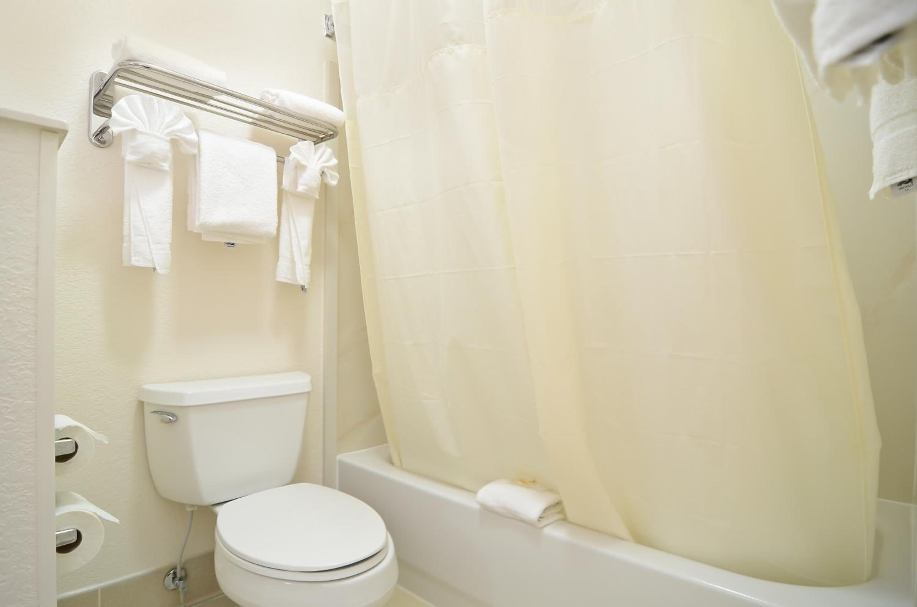 Standard King Room - Non-Smoking  photo 2