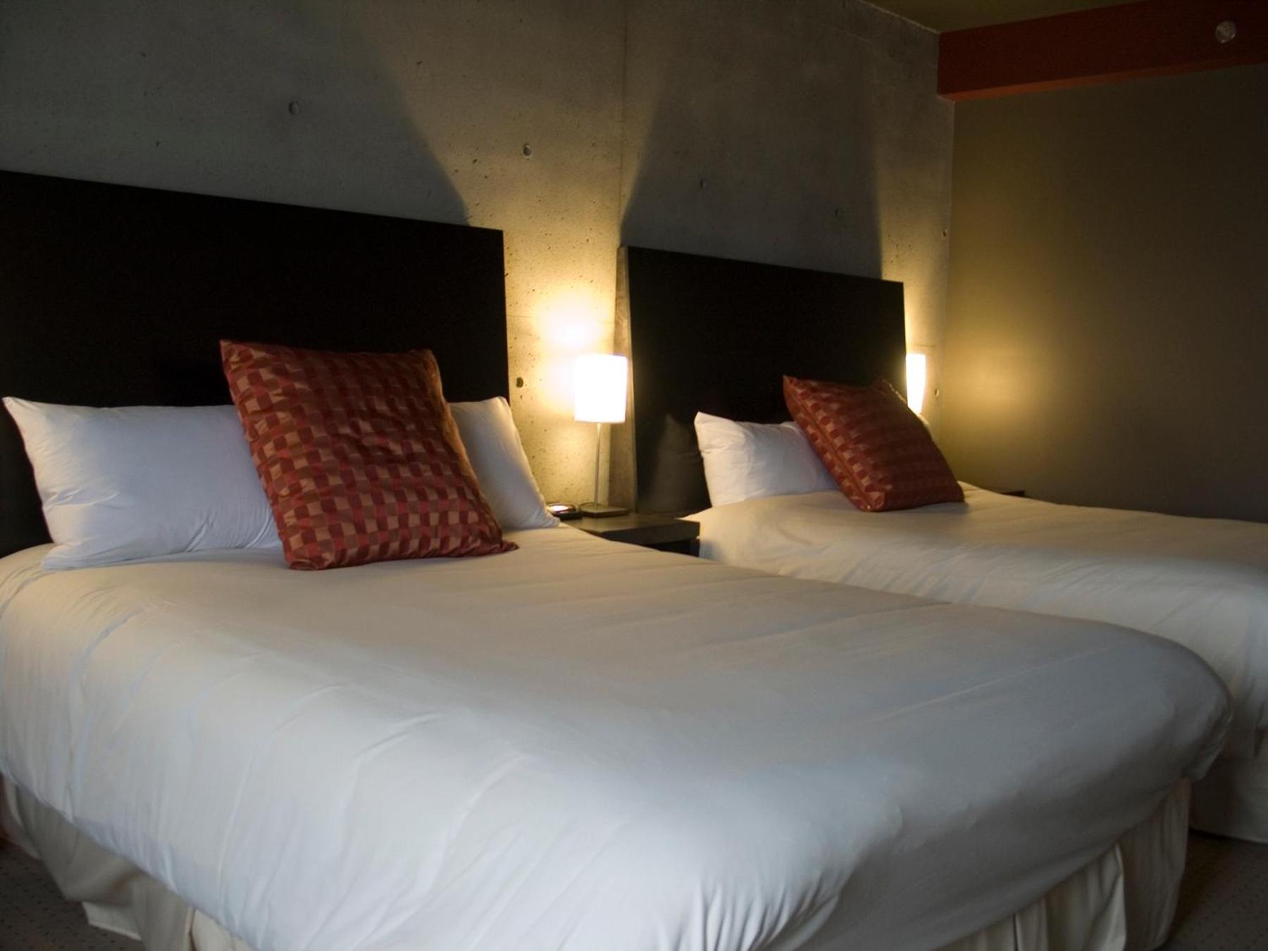 Grand Comfort Two Queen Beds Room - Photo 6