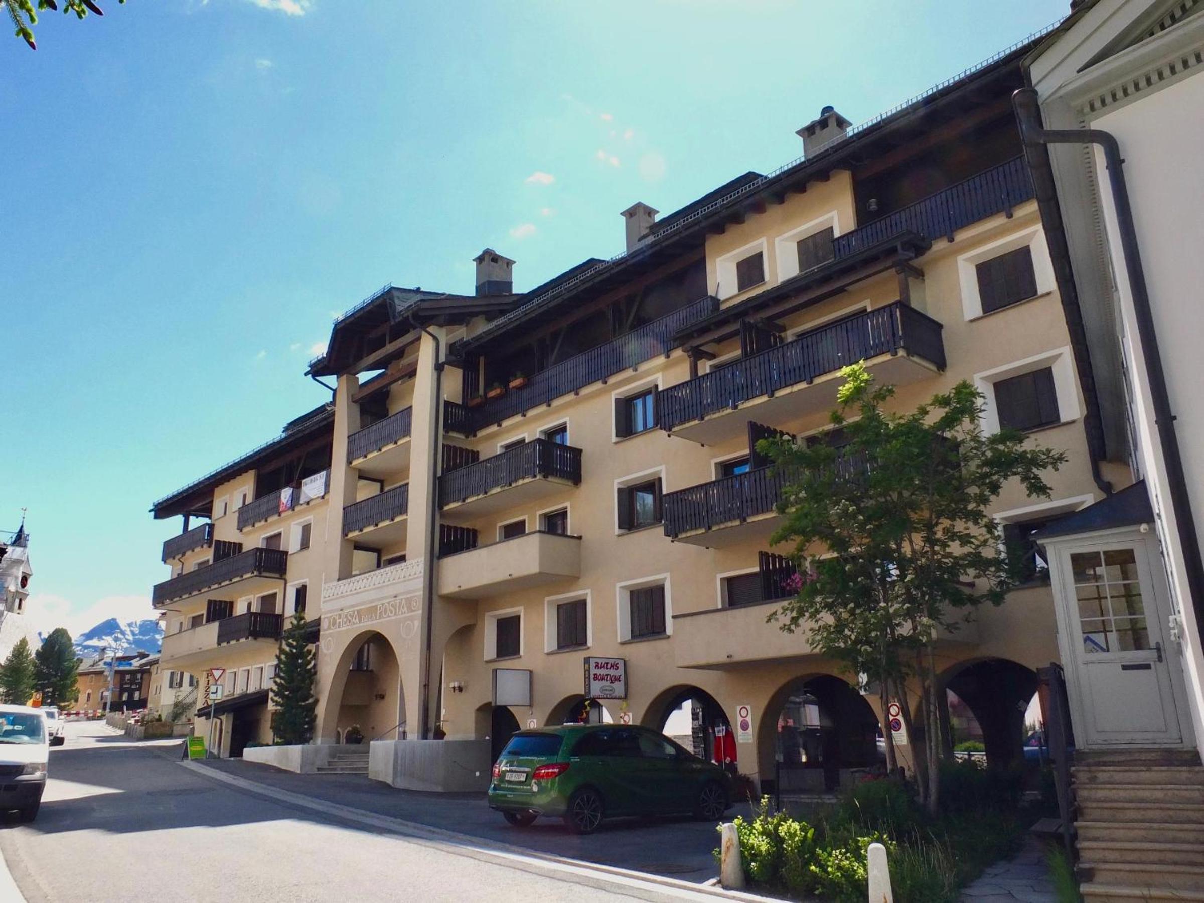 Apartment with Mountain View photo 2