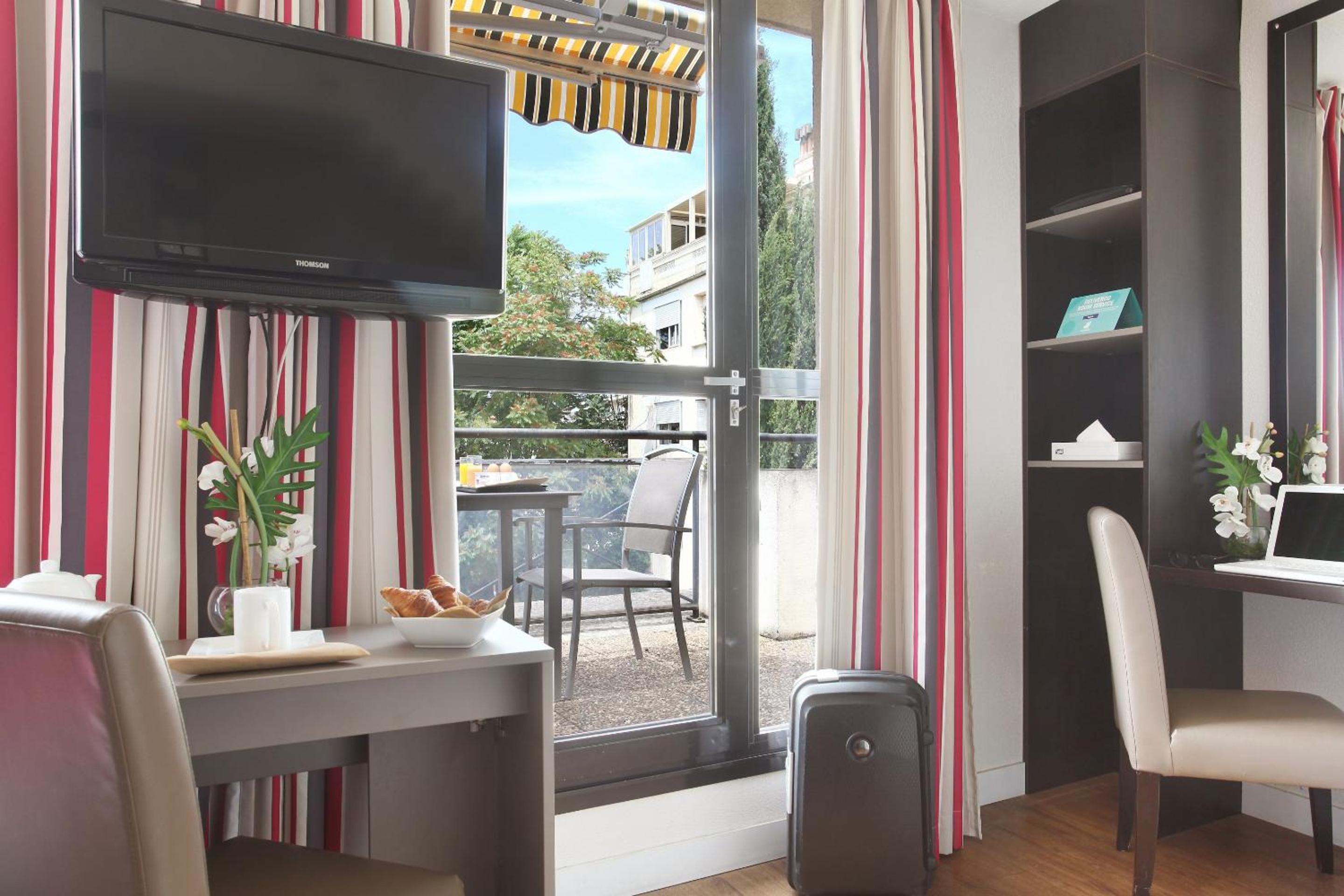 Superior Studio with Terrace (2 People) - Photo 2