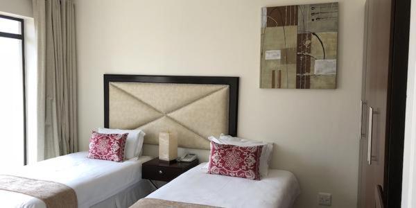 Deluxe Twin Room - Photo 3