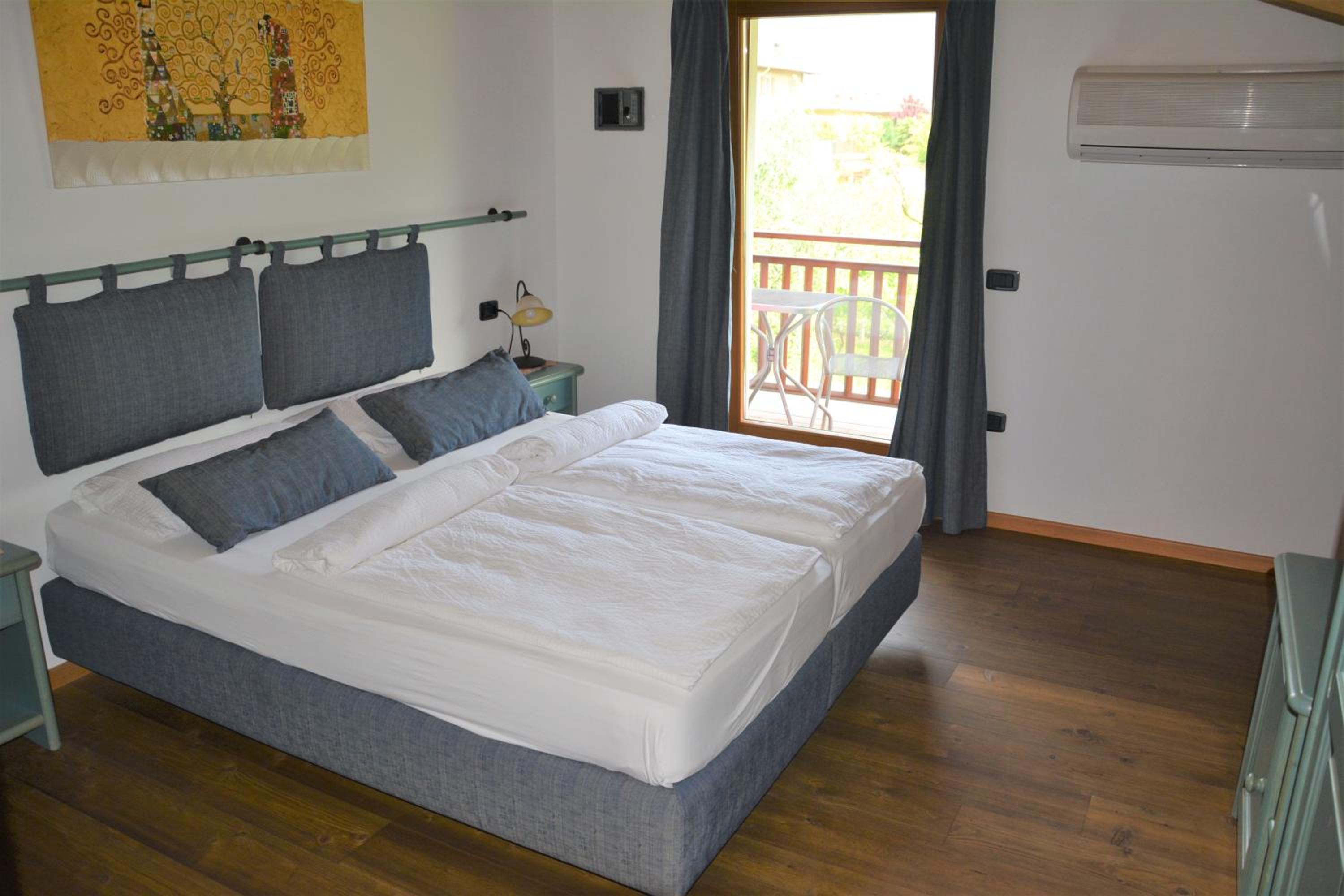 Double or Twin Room with Balcony photo 3