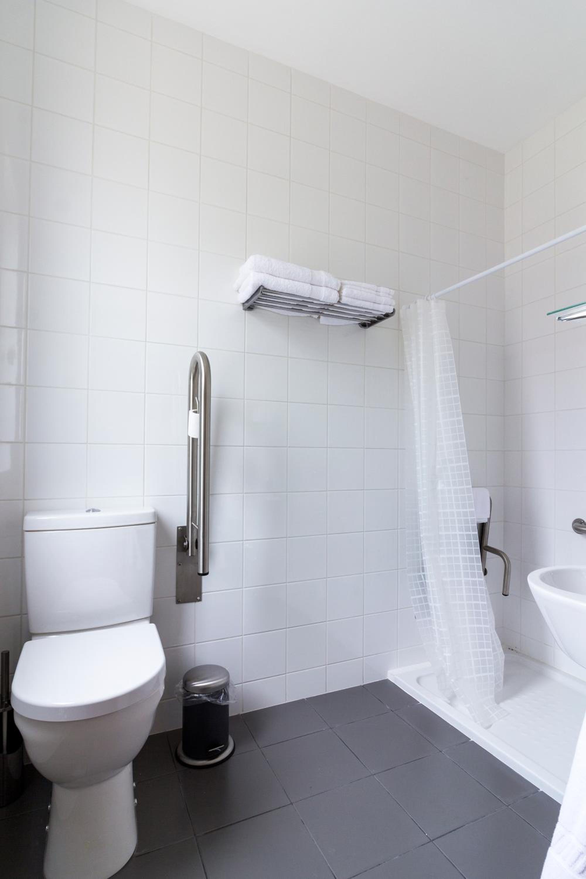 Double Room - Disability Access photo 2