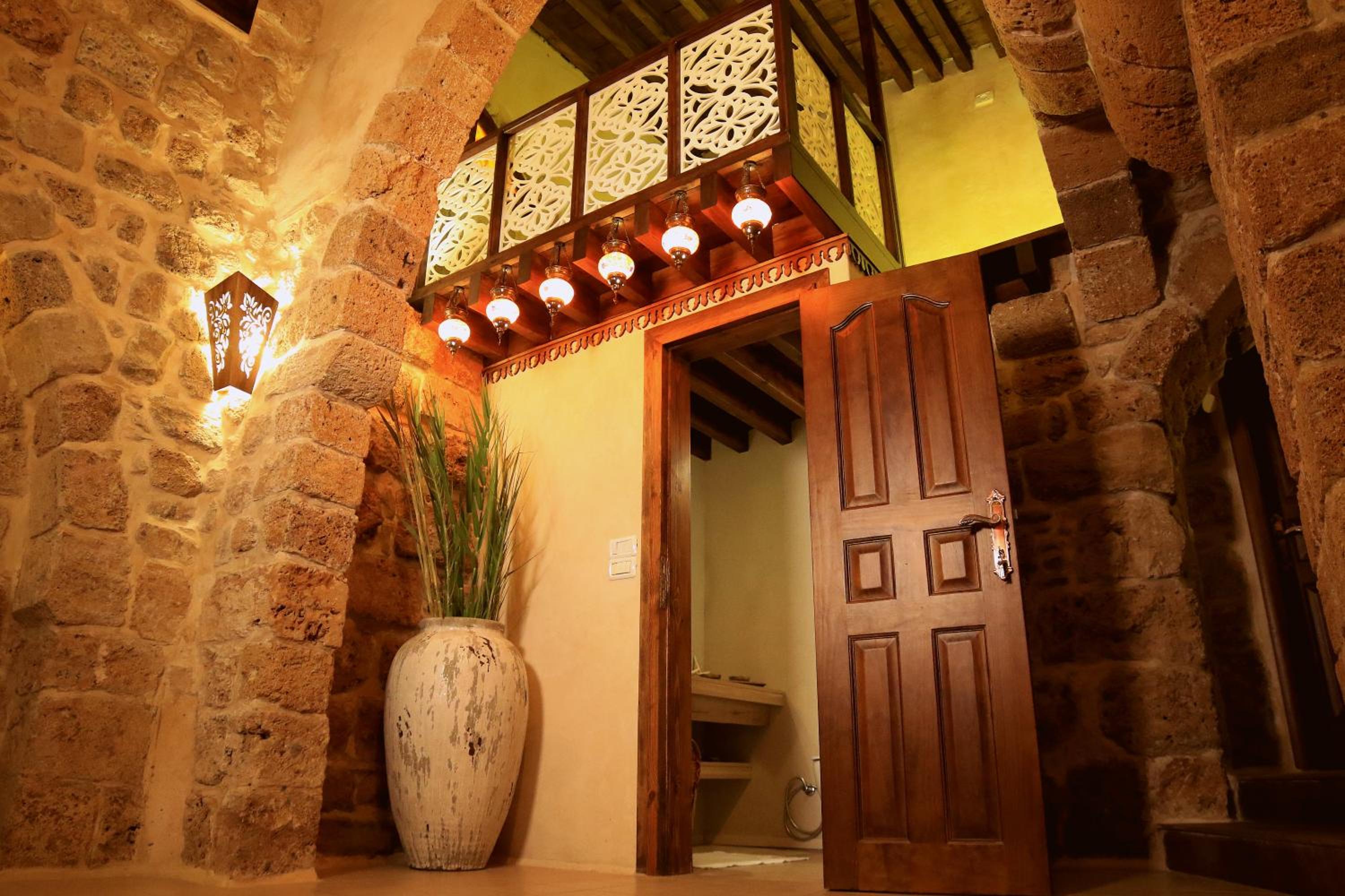 Superior Suite - Photo 29