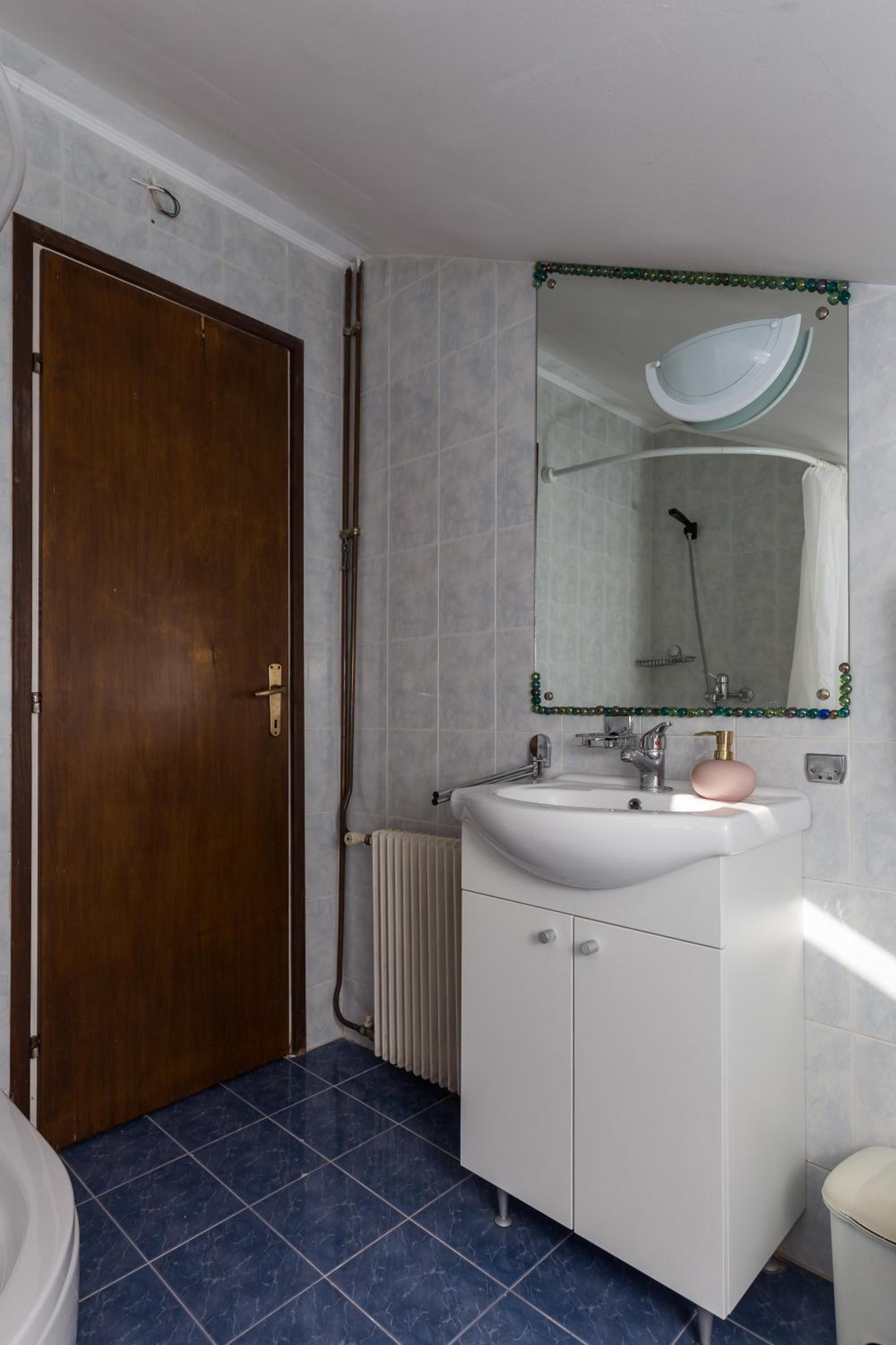 One Bedroom Apartment with Sea View