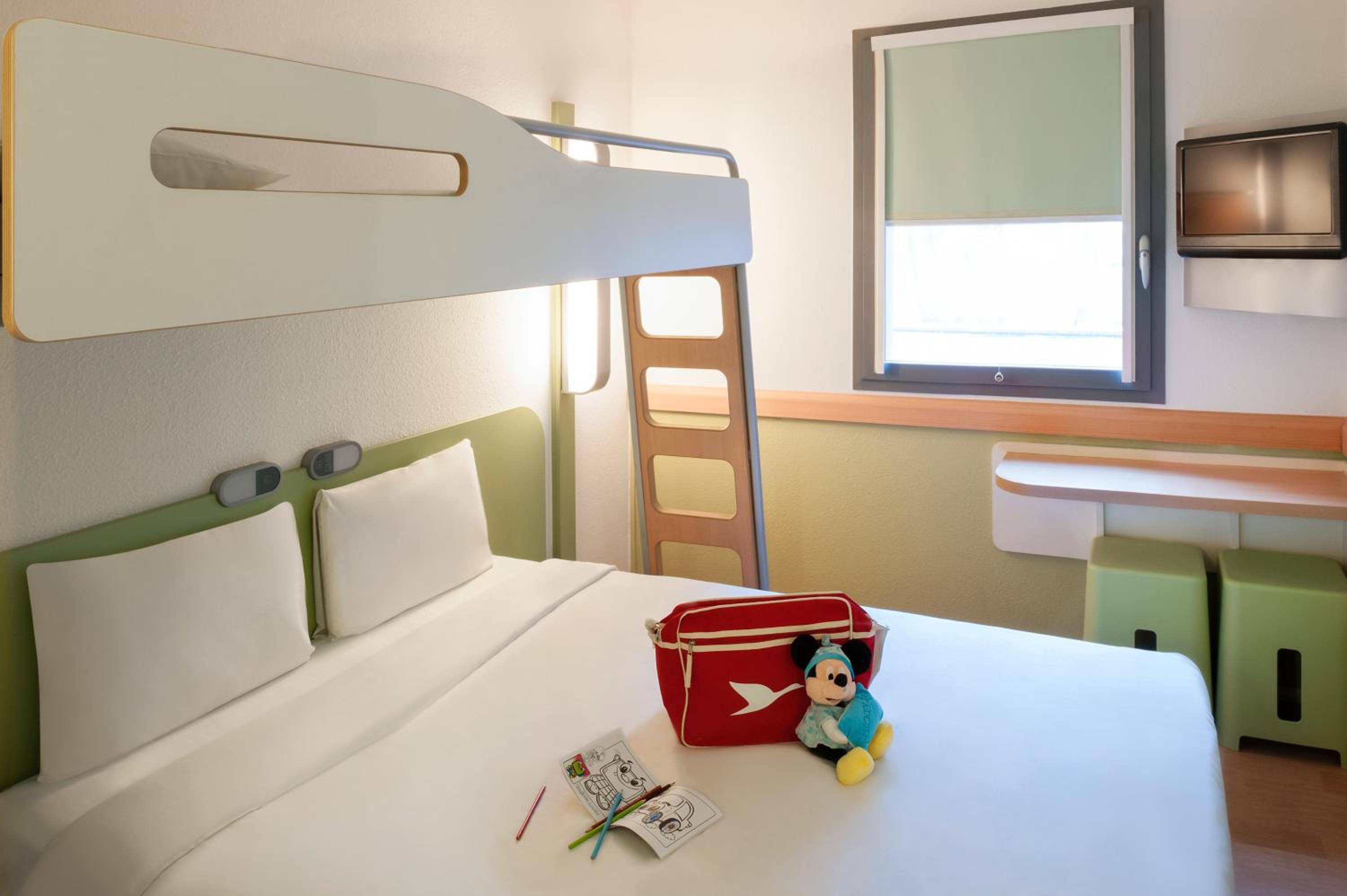 Standard Triple Room photo 2