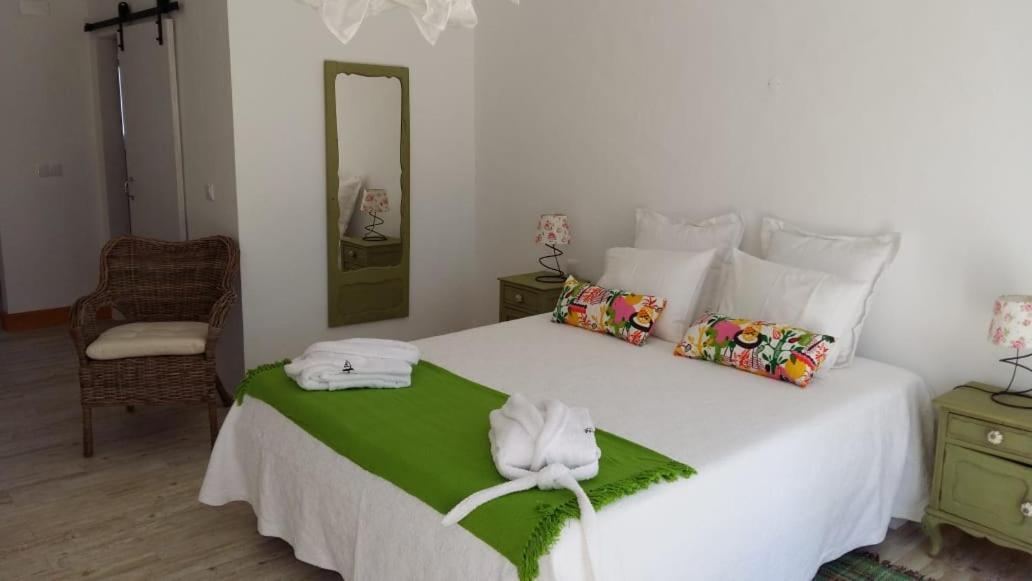 Double Room with Pool View - Photo 30