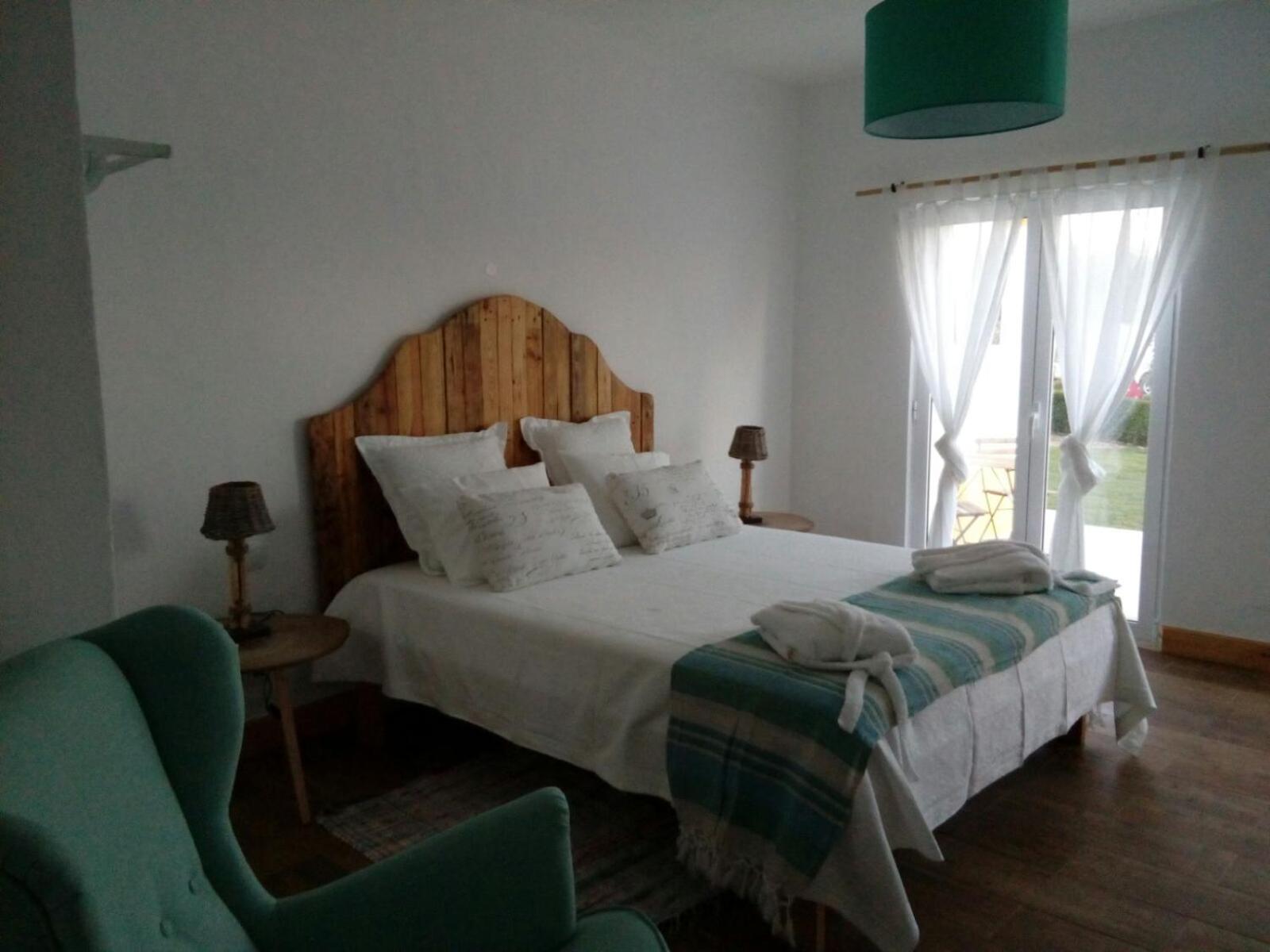 Double Room with Pool View - Photo 20