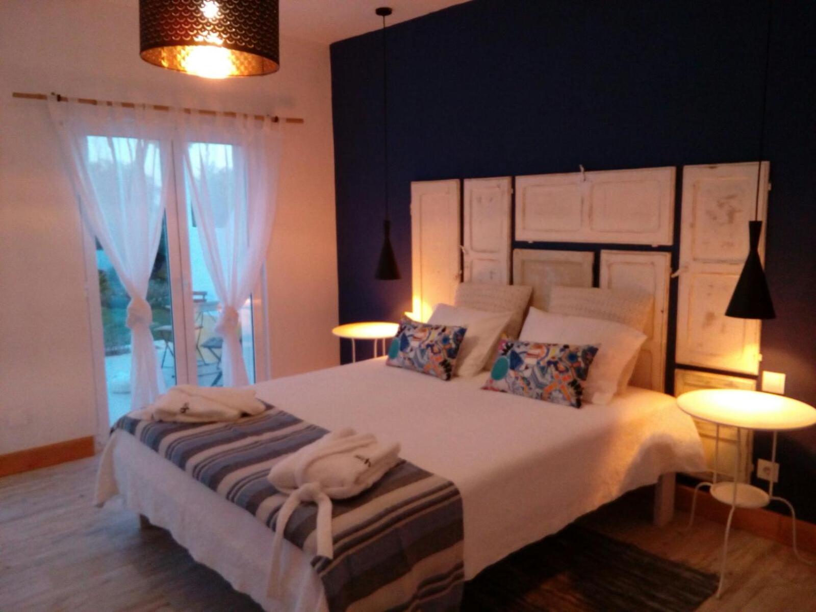 Double Room with Pool View - Photo 15