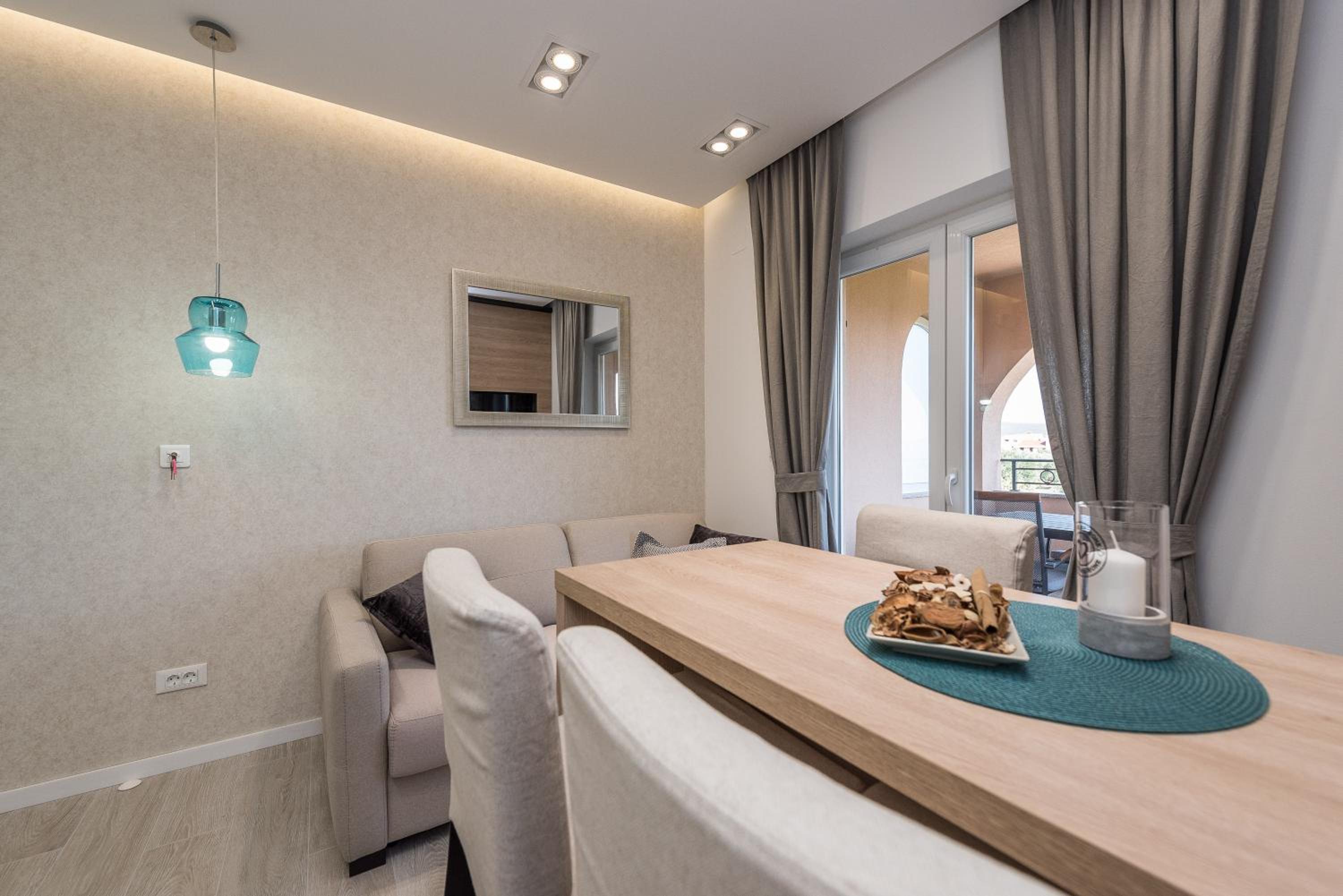 One Bedroom Apartment with Two Balconies and Sea View photo 3