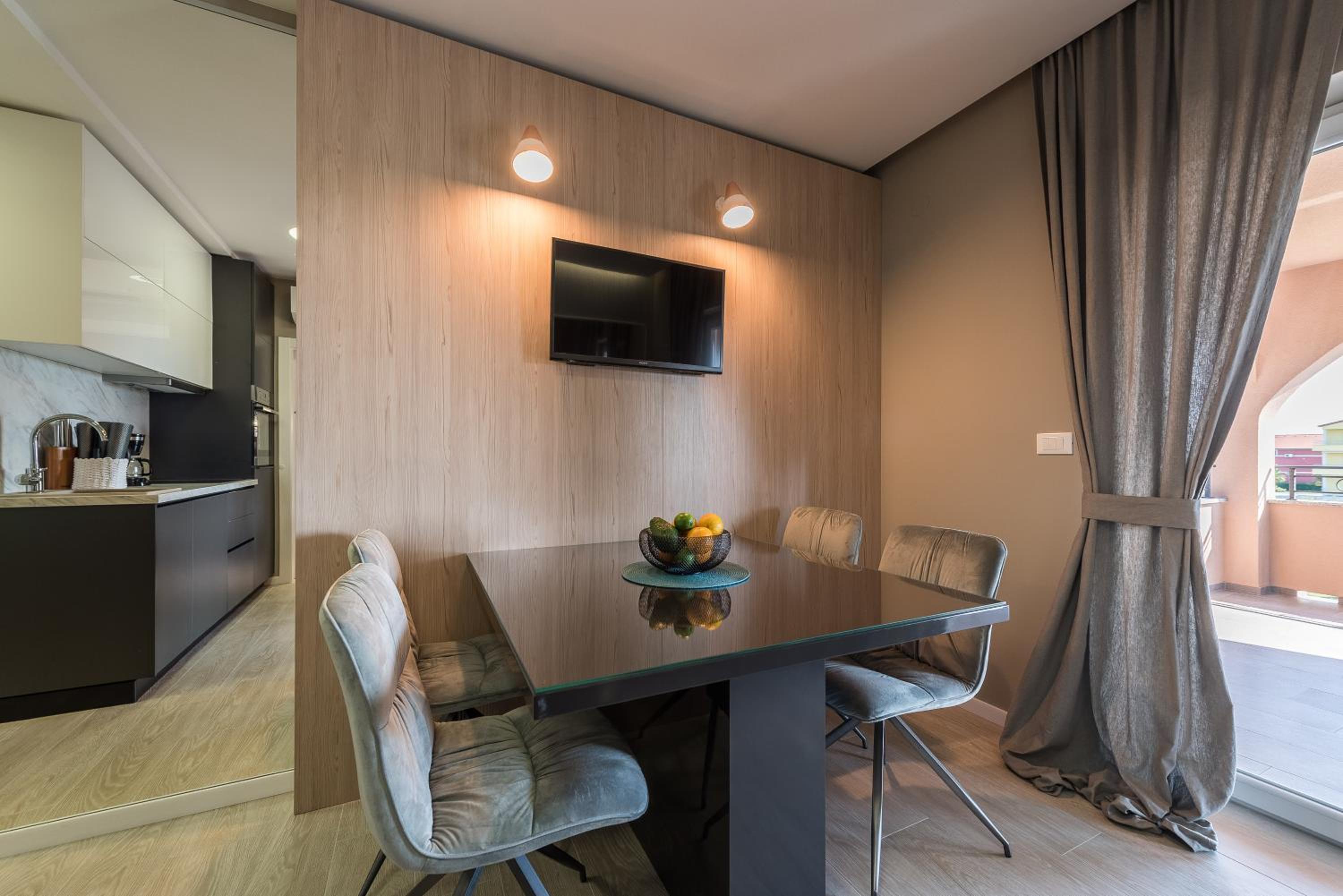 Two Bedroom Apartment with Terrace and Balcony photo 2
