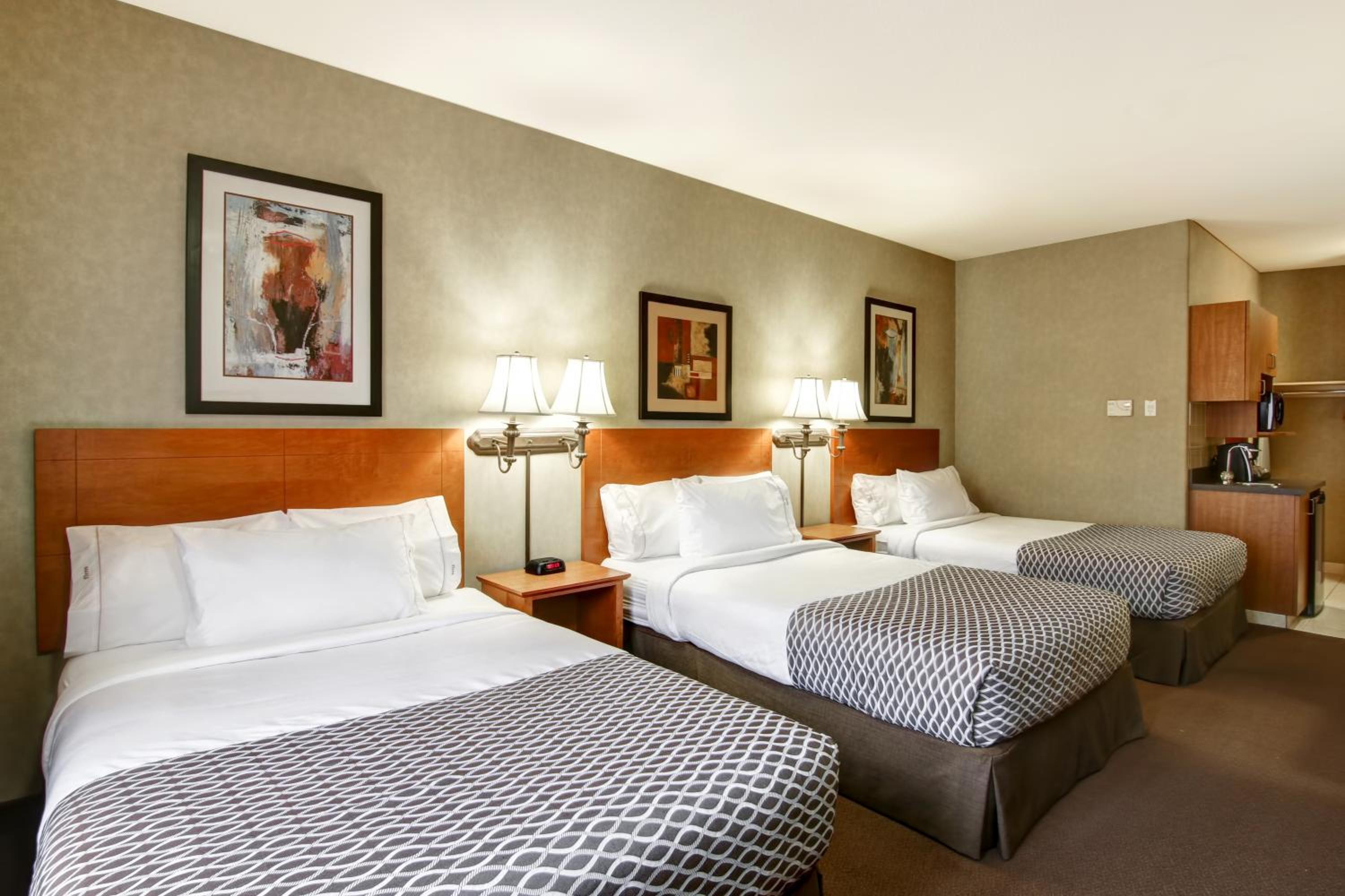 King Room With Roll-In Shower - Disability Access/Non Smoking/Ground Floor - Photo 34