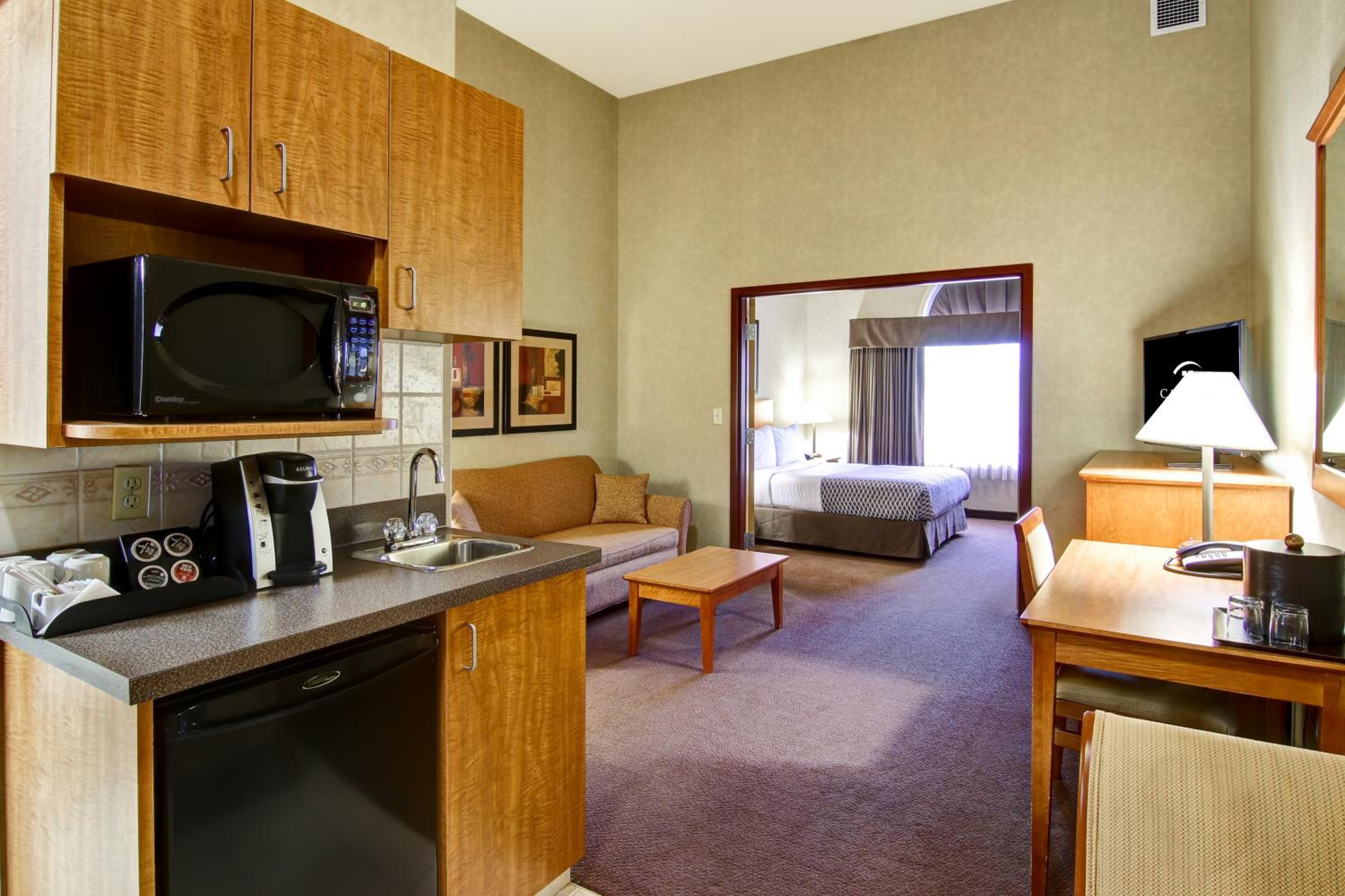 King Room With Roll-In Shower - Disability Access/Non Smoking/Ground Floor - Photo 41
