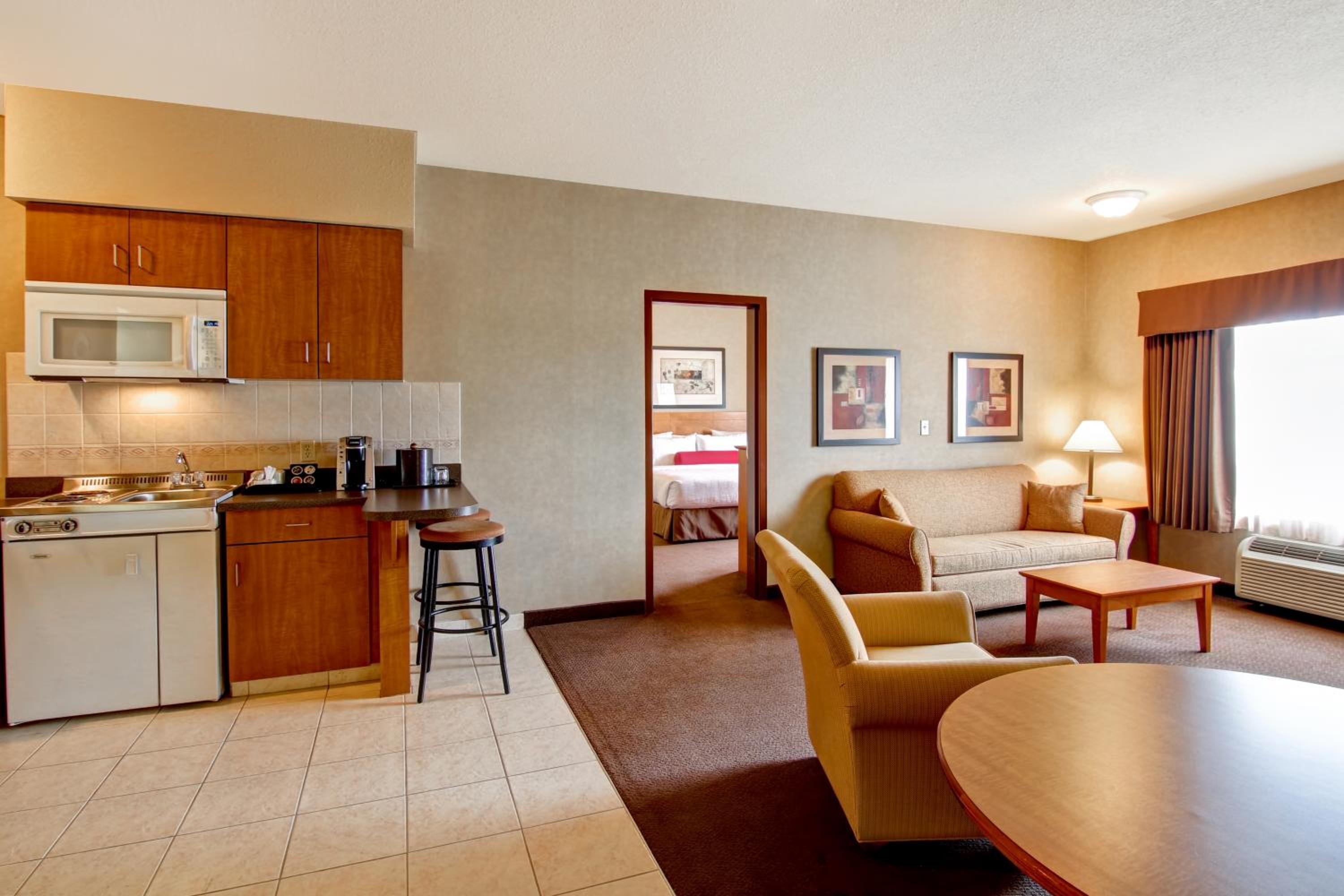 King Room With Roll-In Shower - Disability Access/Non Smoking/Ground Floor - Photo 44